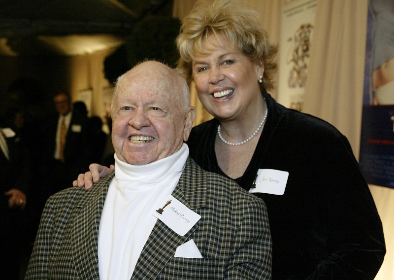 Mickey Rooney et sa femme Jan Chamberlin le 26 février 2004 à The Annex à Hollywood, Californie | Photo : Getty Images