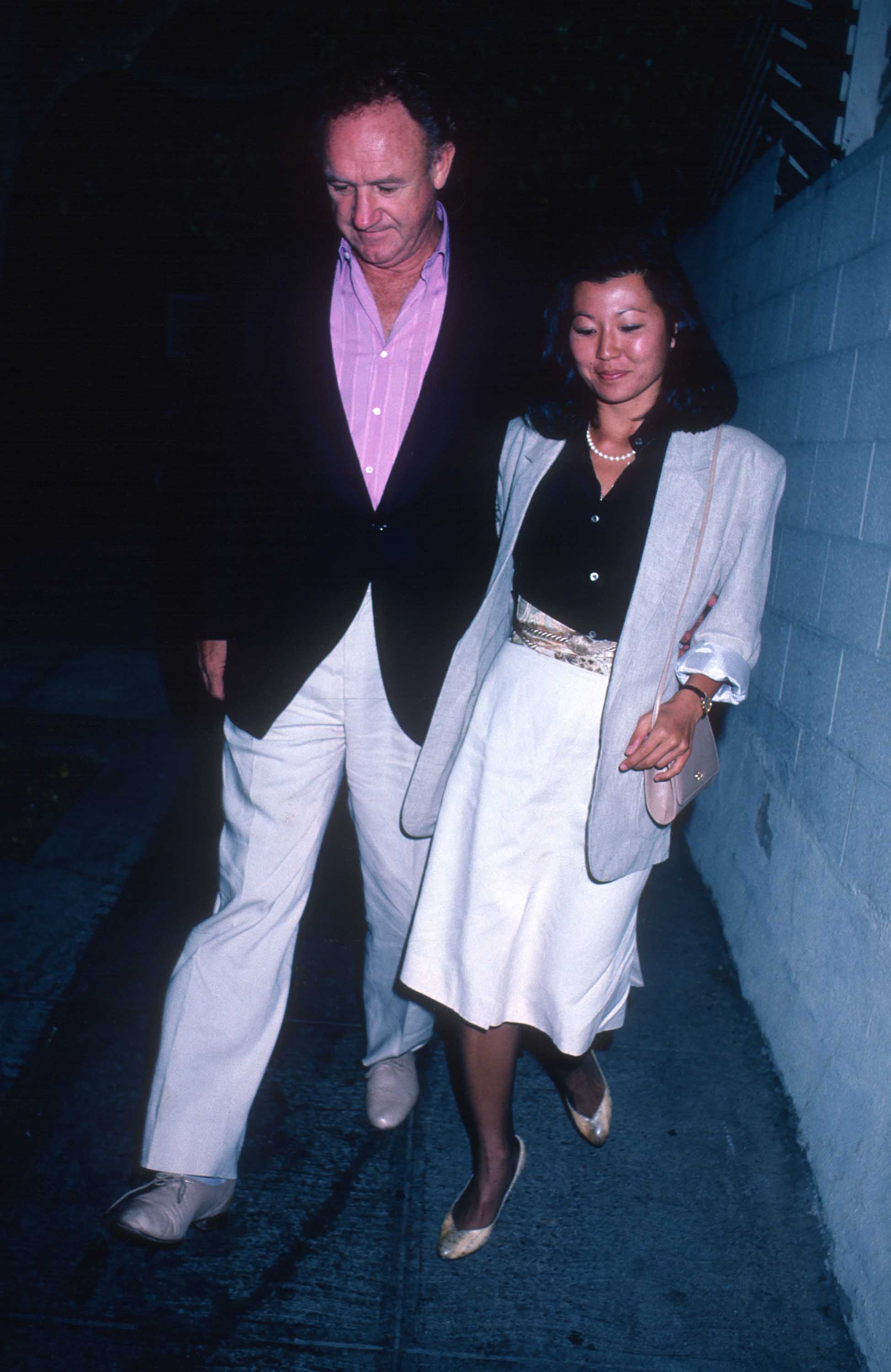 Gene Hackman et Betsy Arakawa au Spago le 5 septembre 1988, à West Hollywood, Californie. | Source : Getty Images