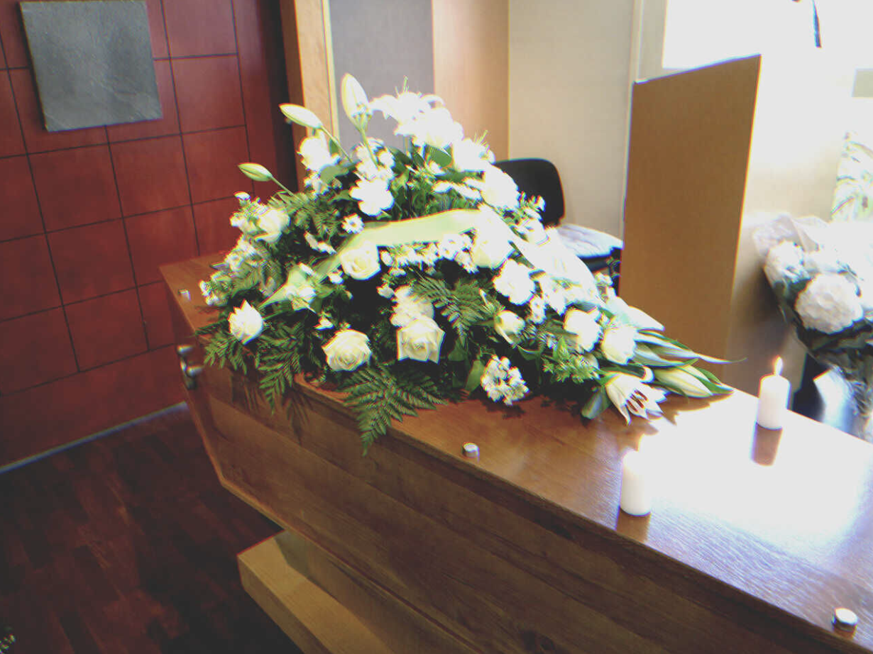 Flores no caixão | Fonte: Getty Images