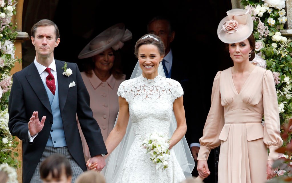 James Matthews et Pippa Middleton quittent l'église St Mark avec Catherine, Duchesse de Cambridge après leur mariage | Source : Getty Images