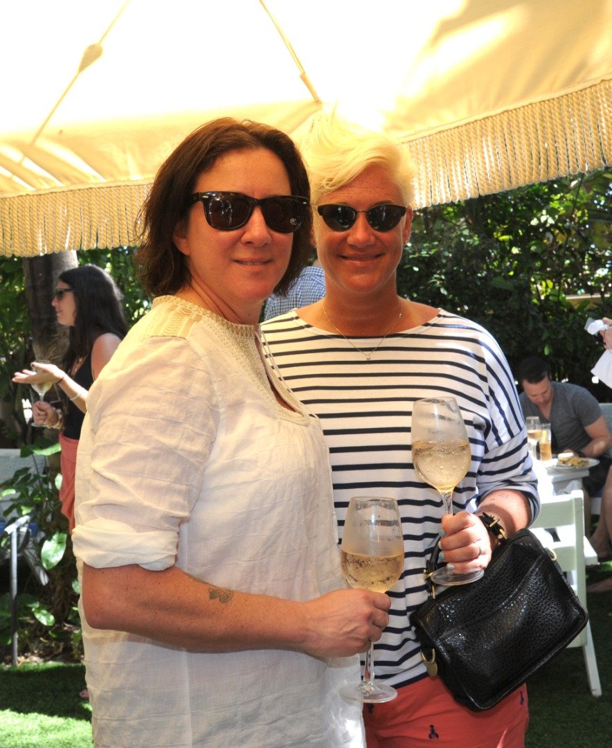 Les chefs Koren Grieveson et Anne Burrell lors du déjeuner rosé de Geoffrey et Margaret Zakarian au Soho Beach House le 22 février 2014 à Miami Beach, en Floride. | Getty Images