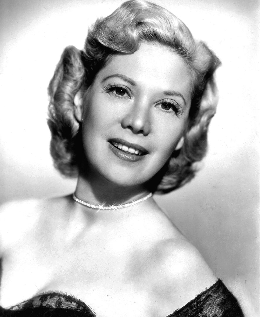 Photo promotionnelle de Dinah Shore aux environs de 1950. | Wikimedia Commons 