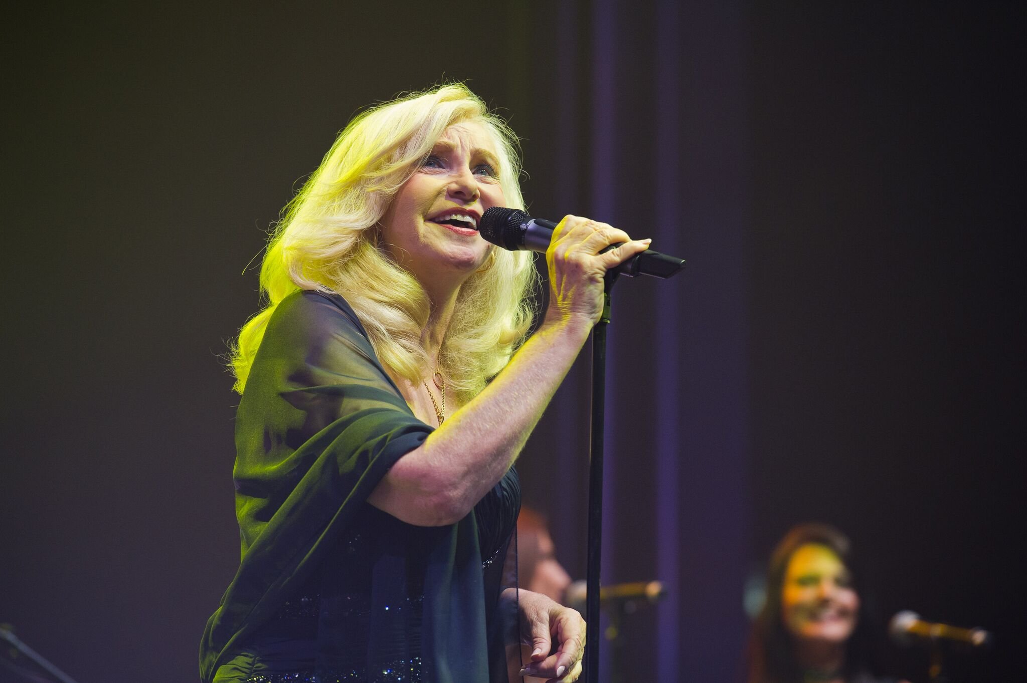 Michèle Torr lors d'une performance sur scène. l Getty Images