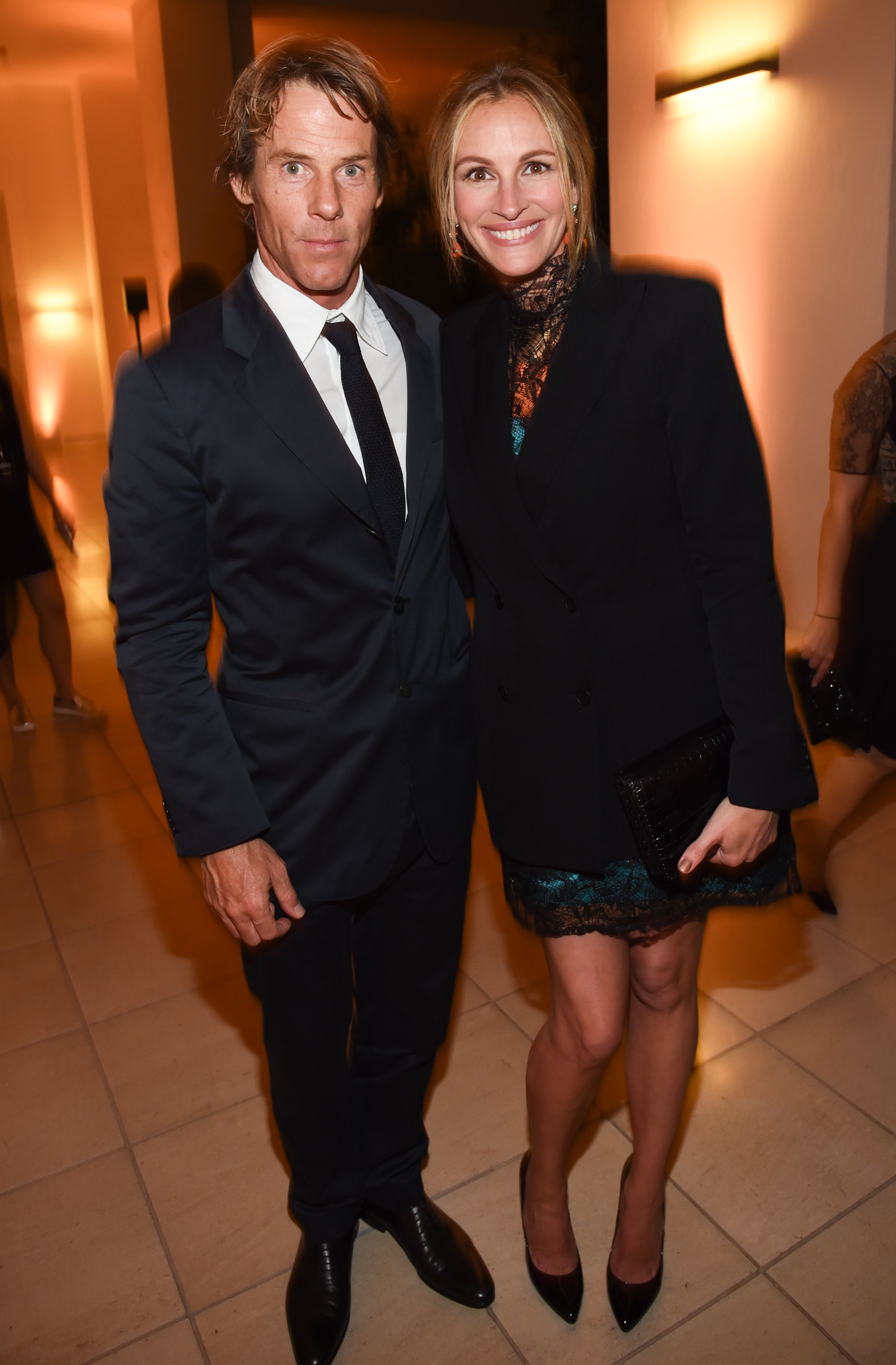 Danny Moder et Julia Roberts au gala dans le jardin sponsorisé par Bottega Veneta à Los Angeles le 10 octobre 2015 | Source : Getty Images