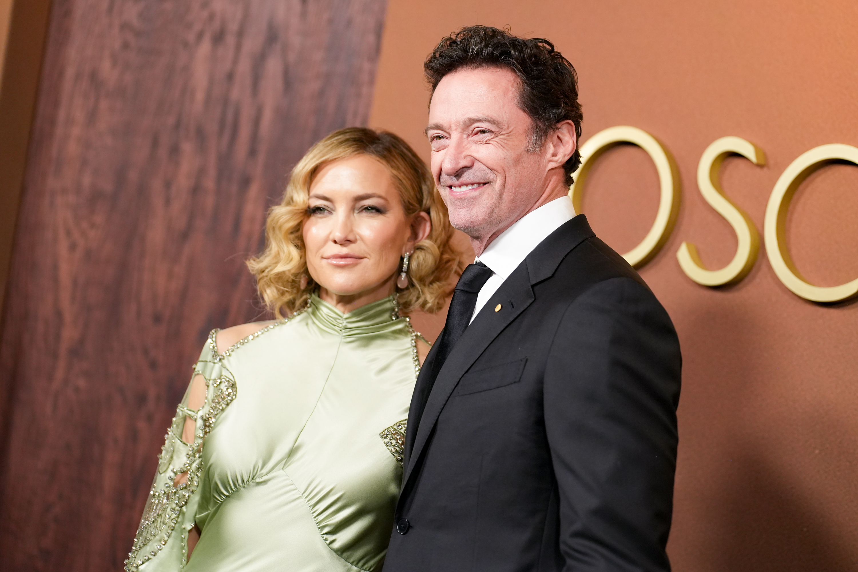 Kate Hudson et Hugh Jackman lors de la 16e cérémonie des Governors Awards qui s'est tenue au Ray Dolby Ballroom à Ovation Hollywood le 16 novembre 2025 à Los Angeles, en Californie. | Source : Getty Images