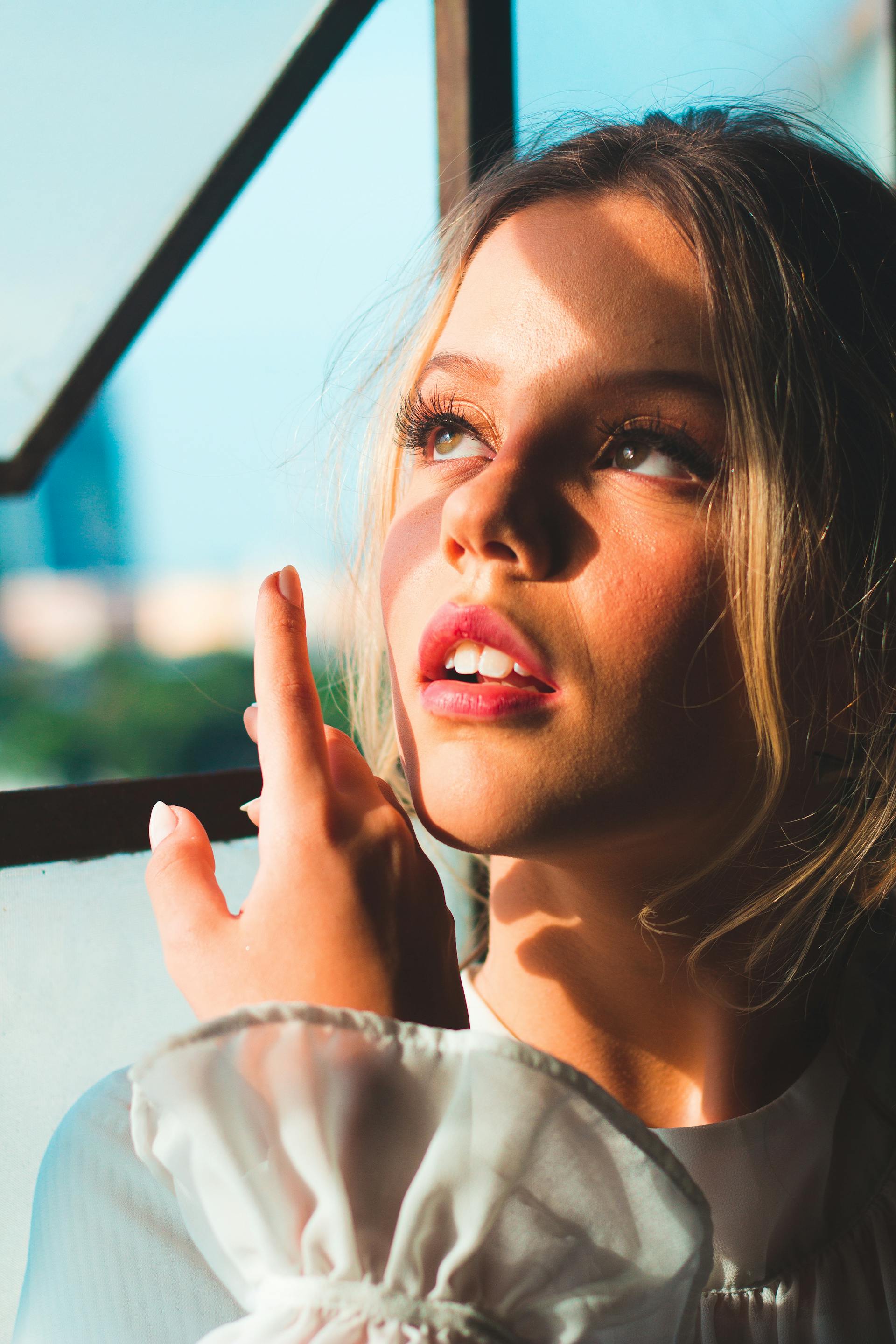 Une femme qui roule des yeux | Source : Pexels