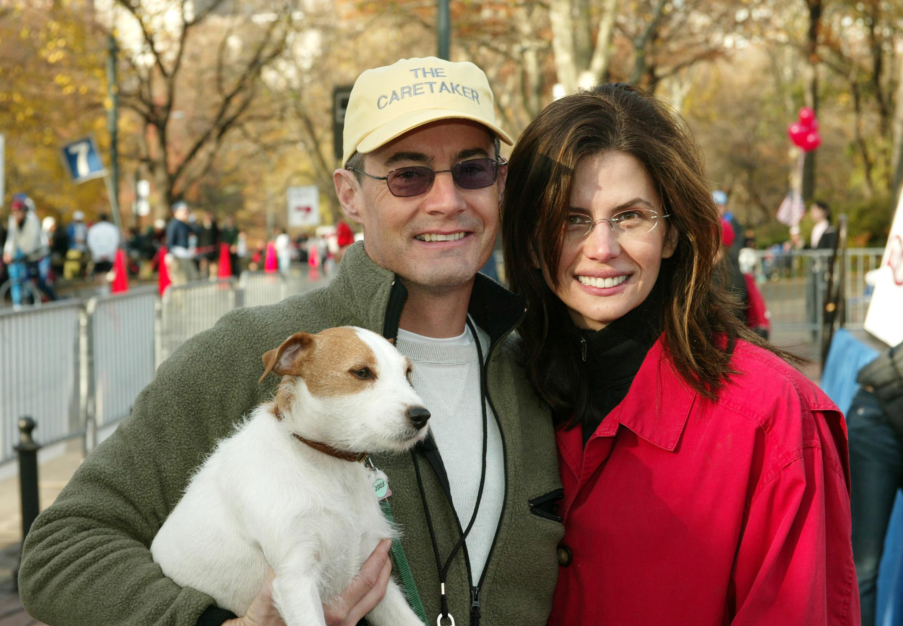 Kyle MacLachlan et Desiree Gruber lors de la 10e édition de la course annuelle de bienfaisance contre le sida, le 23 novembre 2003, à New York. | Source : Getty Images