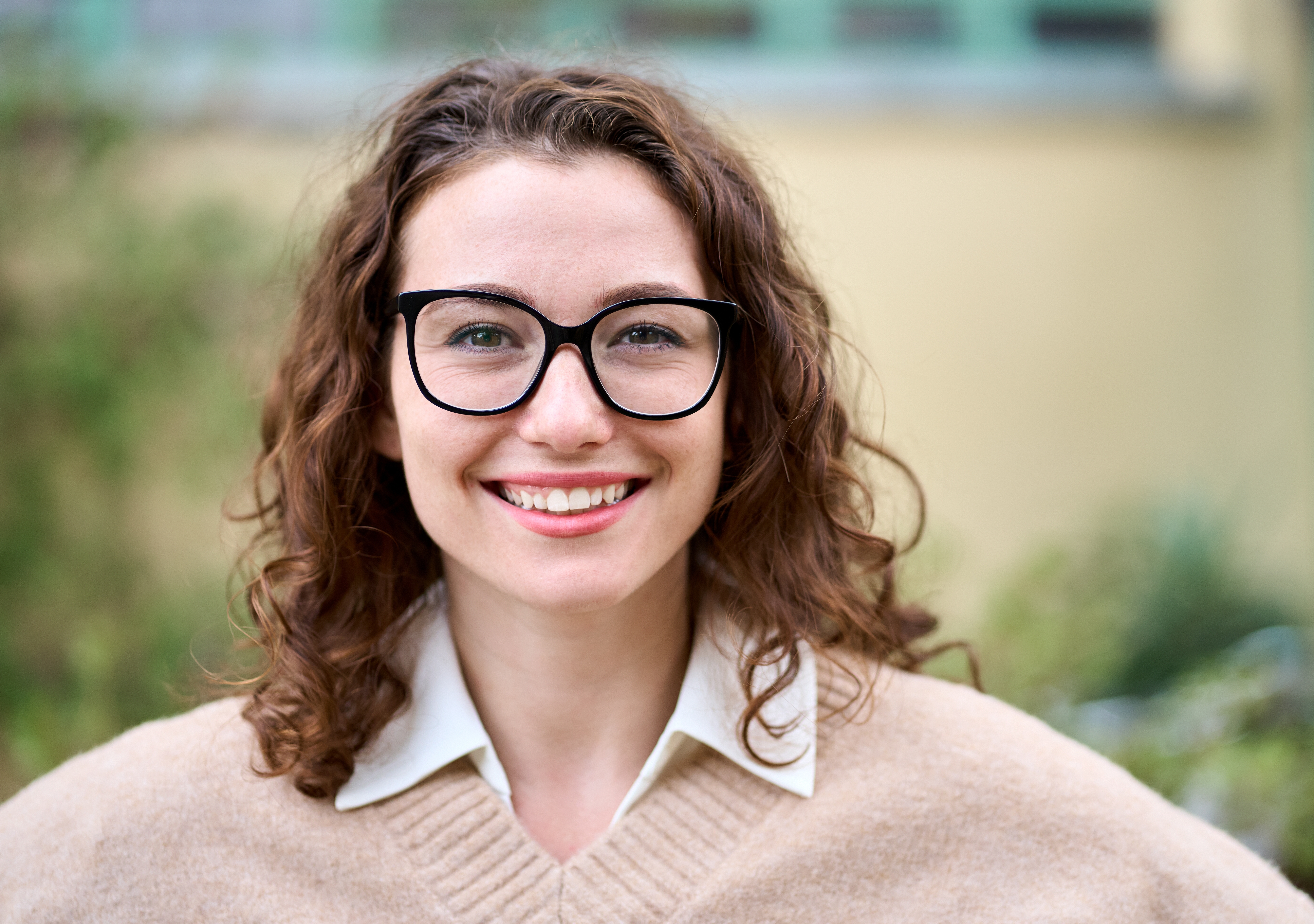 Une femme heureuse | Source : Shutterstock