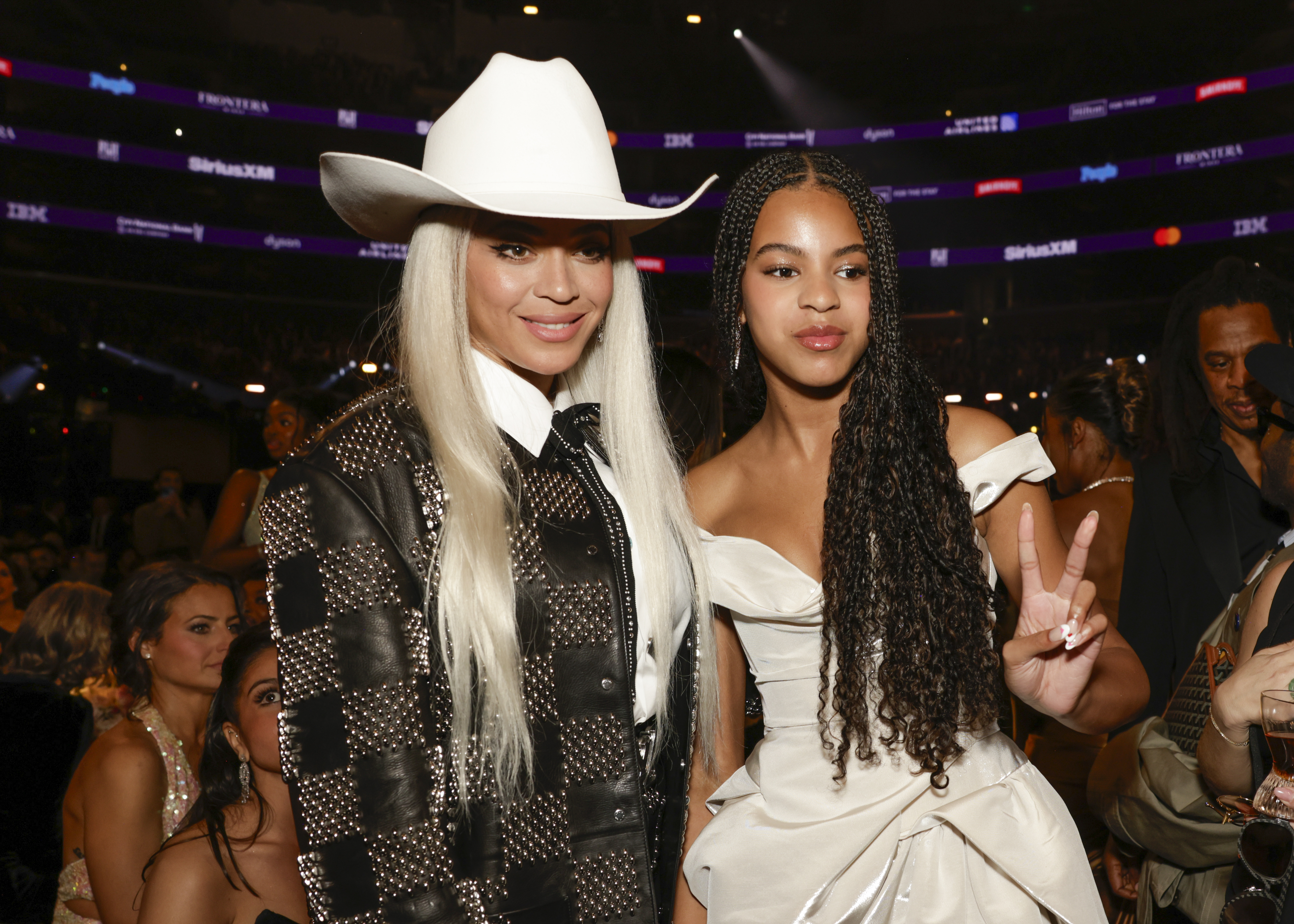 Beyoncé Knowles-Carter and Blue Ivy Carter lors de la 66e cérémonie des Grammy Awards à Los Angeles, en Californie, le 4 février 2024 | Source : Getty Images