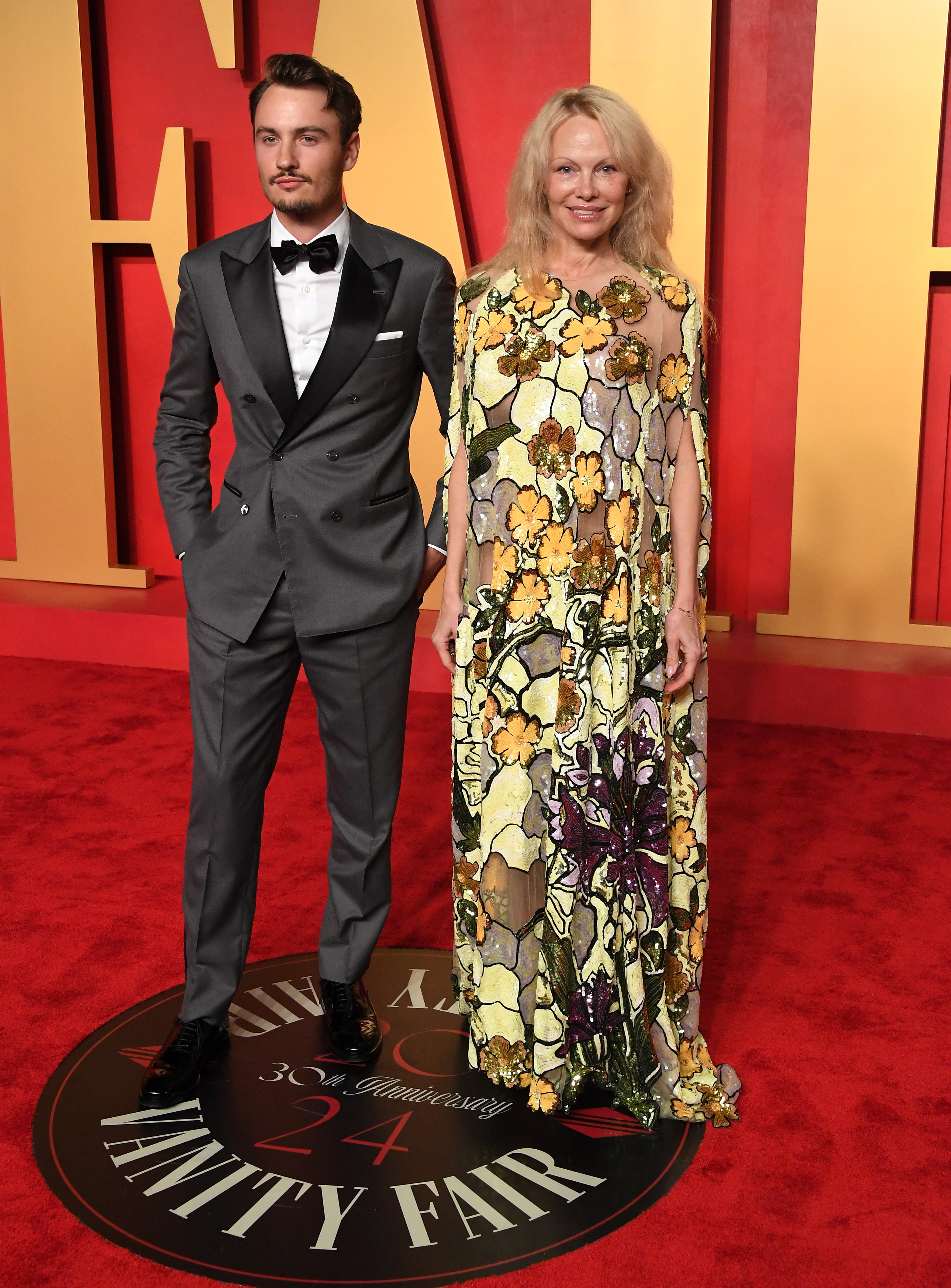 Brandon Thomas Lee et Pamela Anderson à la soirée des Oscars de Vanity Fair à Beverly Hills, Californie, le 10 mars 2024 | Source : Getty Images