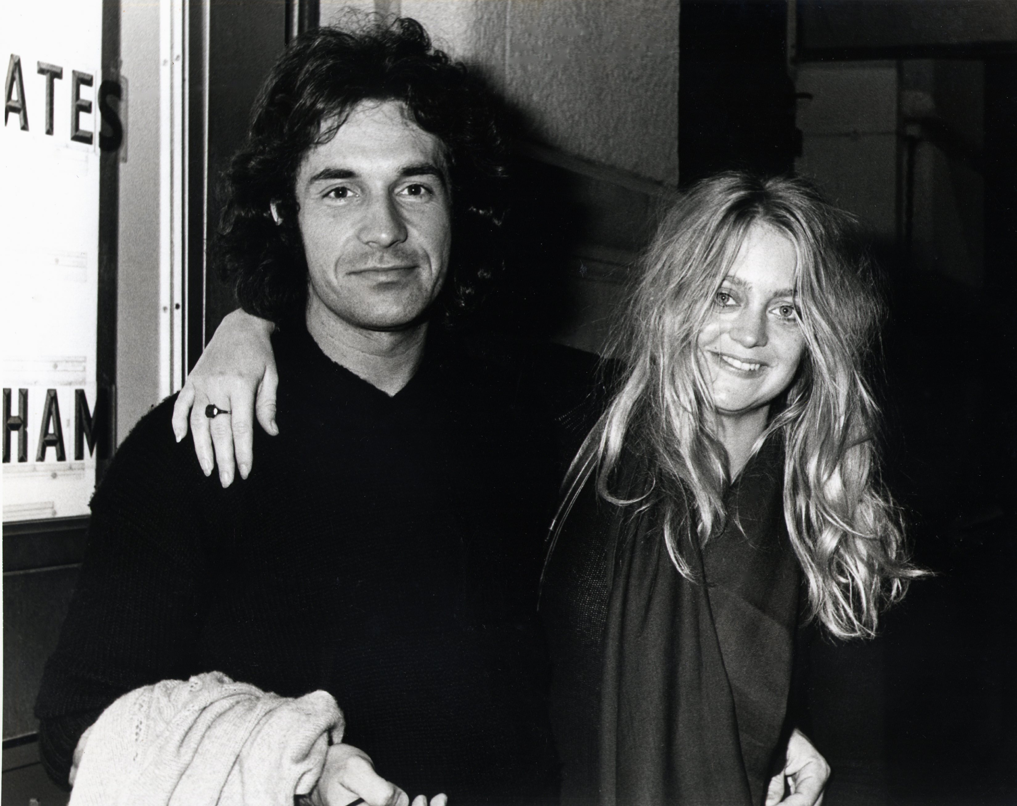 Bill Hudson et Goldie Hawn photographiés ensemble en 1976 | Source : Getty Images