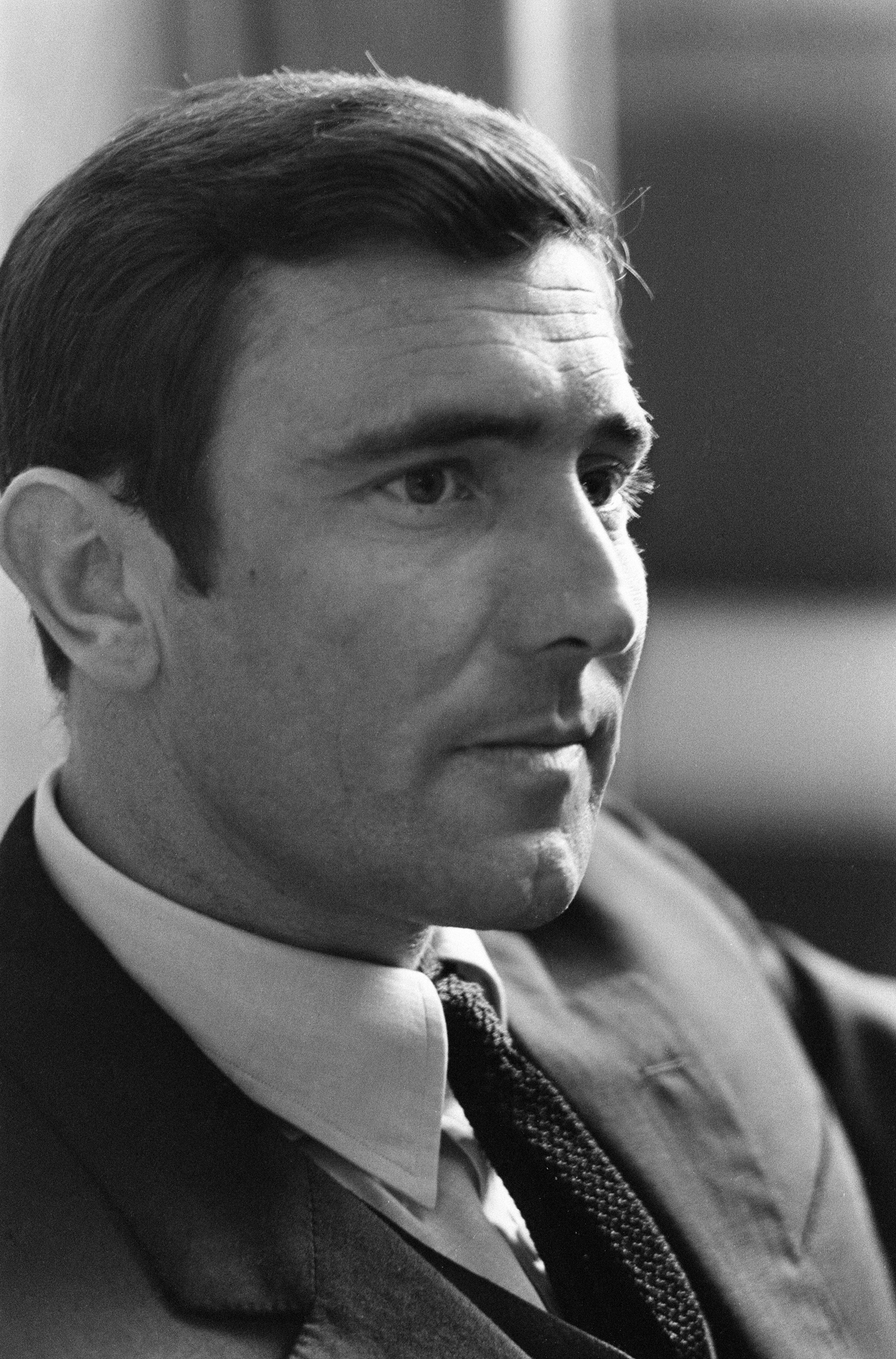 Cet homme est officiellement présenté au monde comme le nouveau James Bond à l'hôtel Dorchester, à Londres, le lundi 7 octobre 1968 | Source : Getty Images