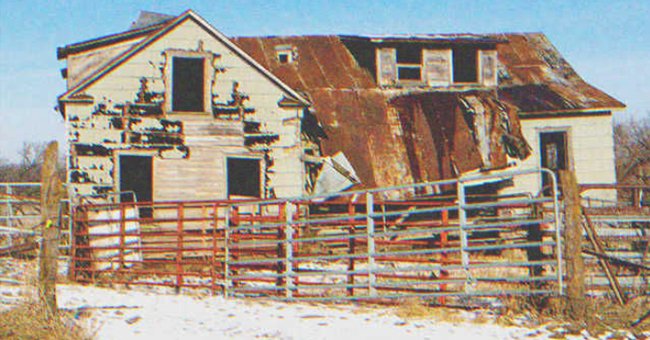 Une vieille maison en ruine | Source : Shutterstock