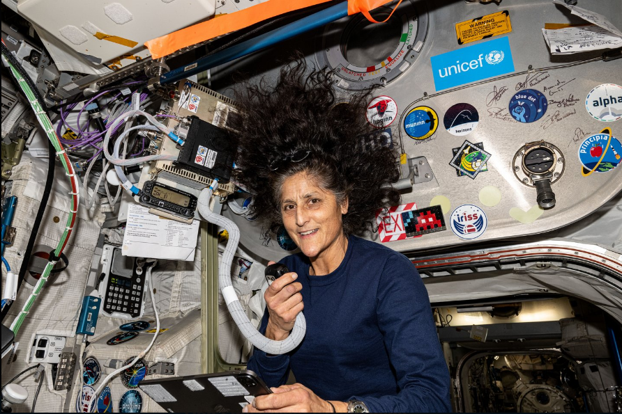 Une photo de Sunita Williams dans l'espace postée le 24 août 2024 | Source : X/NASA