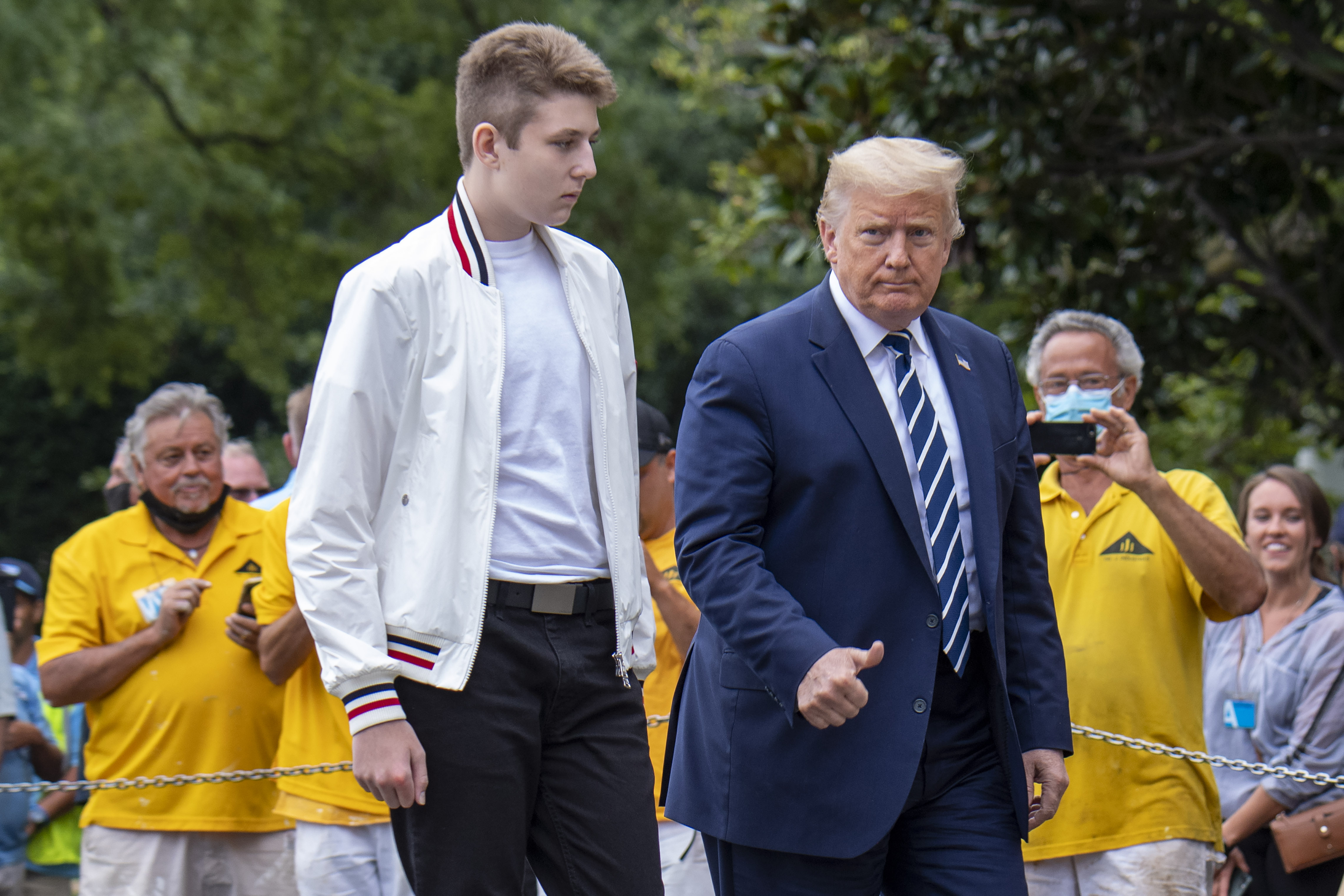 Barron et Donald Trump aperçus le 16 août 2020, à Washington. | Source : Getty Images