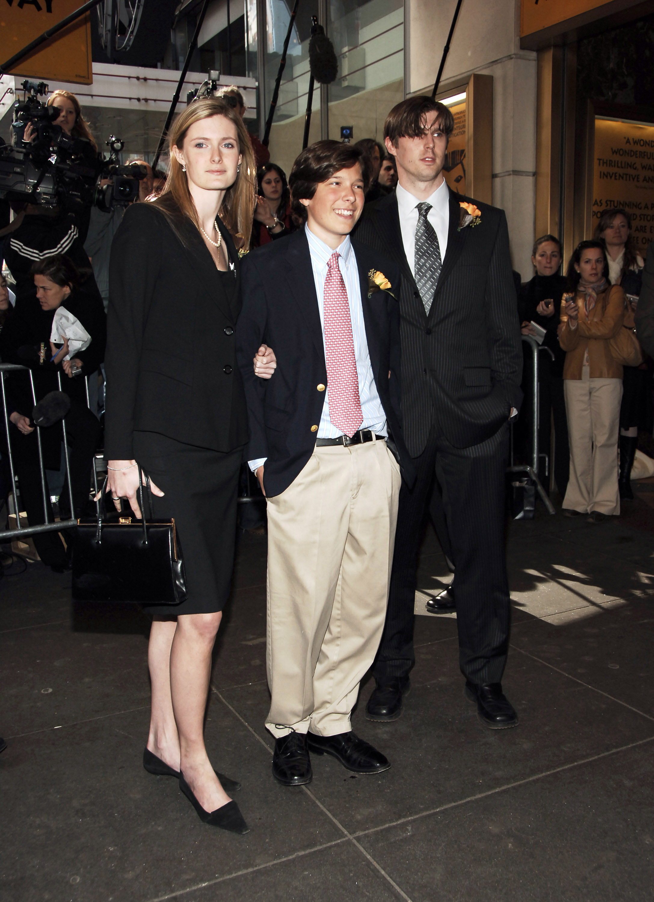 Alexandra, Will et Matthew Reeve à la cérémonie commémorative de leur mère Dana Reeve en mars 2006 | Source : Getty Images