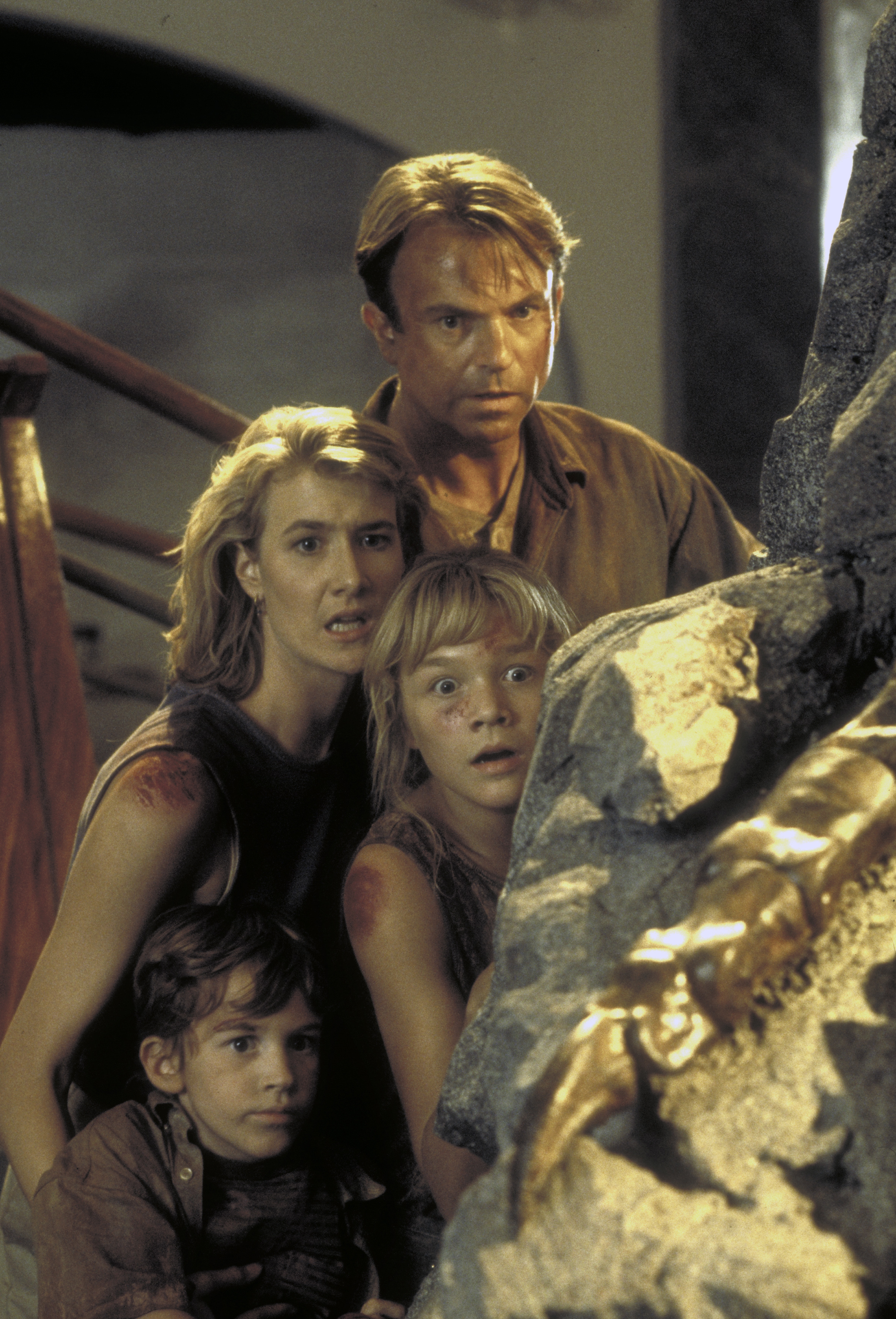 Joseph Mazzello, Laura Dern, Ariana Richards et Sam Neill sur le tournage de « Jurassic Park », 1993 | Source : Getty Images
