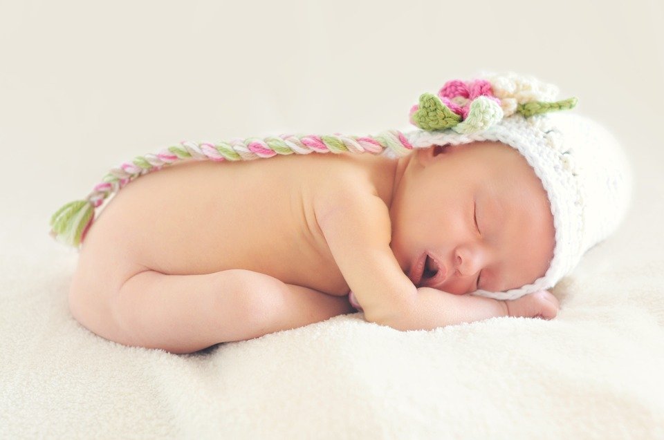 Un bébé entrain de dormir | Photo : Pixabay