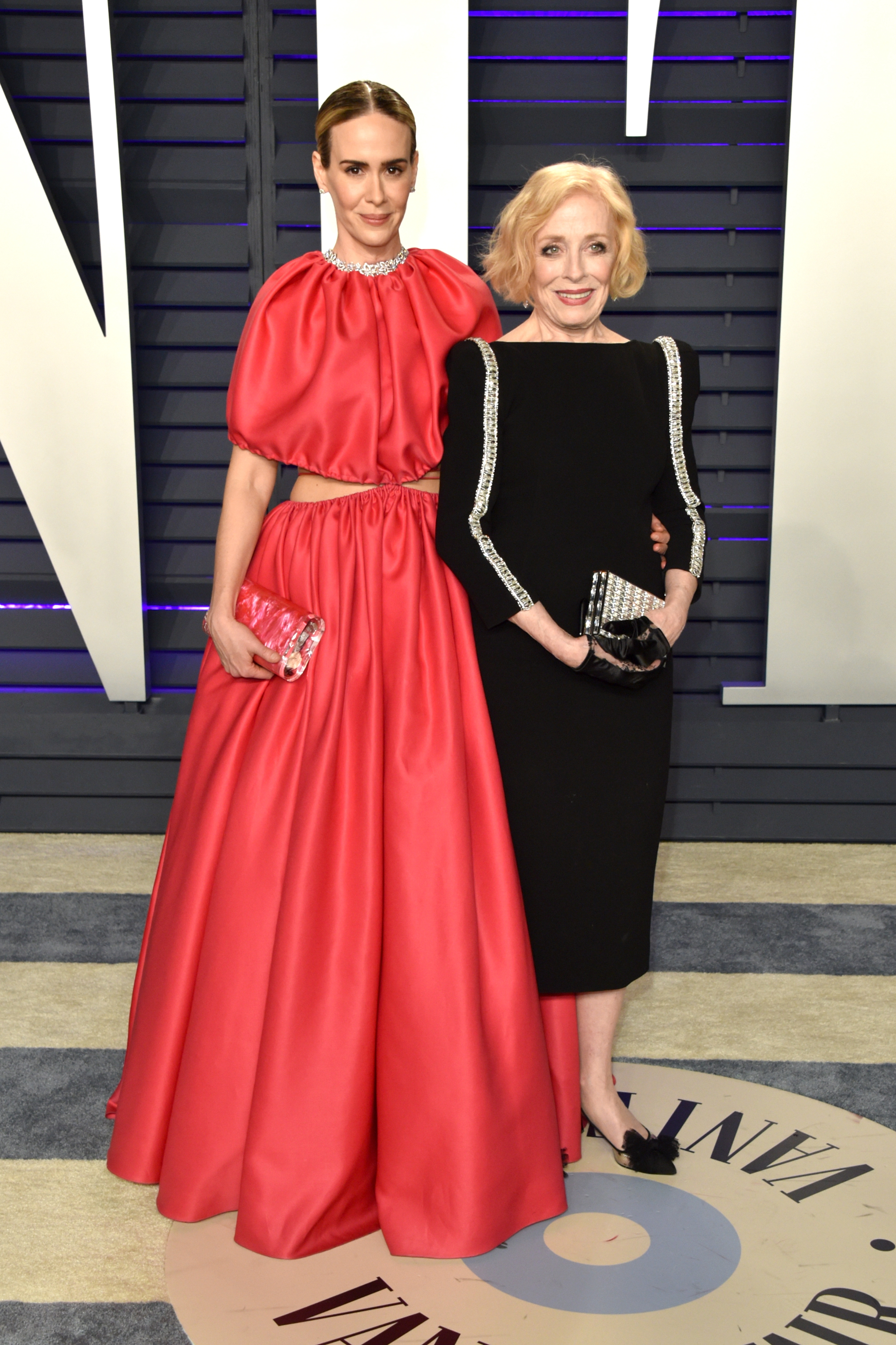 Sarah Paulson et Holland Taylor assistent à la soirée des Oscars 2019 de Vanity Fair au Wallis Annenberg Center for the Performing Arts le 24 février 2019 à Beverly Hills, en Californie. | Source : Getty Images