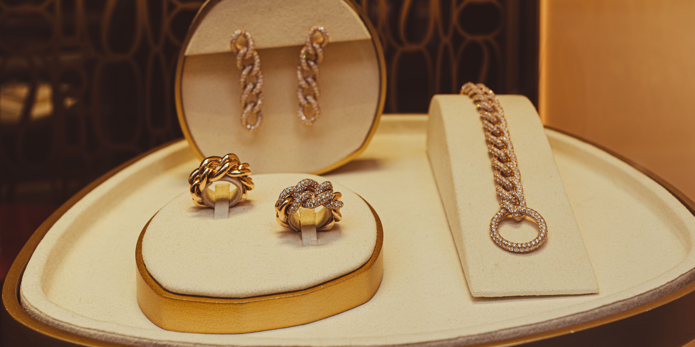 Bijoux en or exposés | Source : Pexels