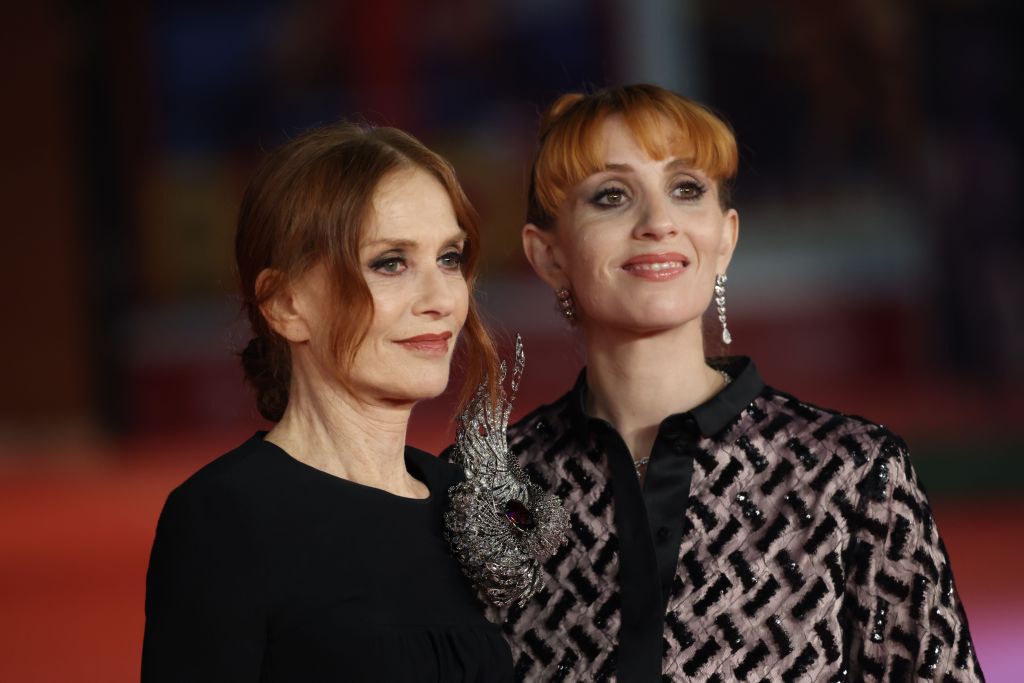 Isabelle Huppert et Lolita Chammah | Source : Getty Images