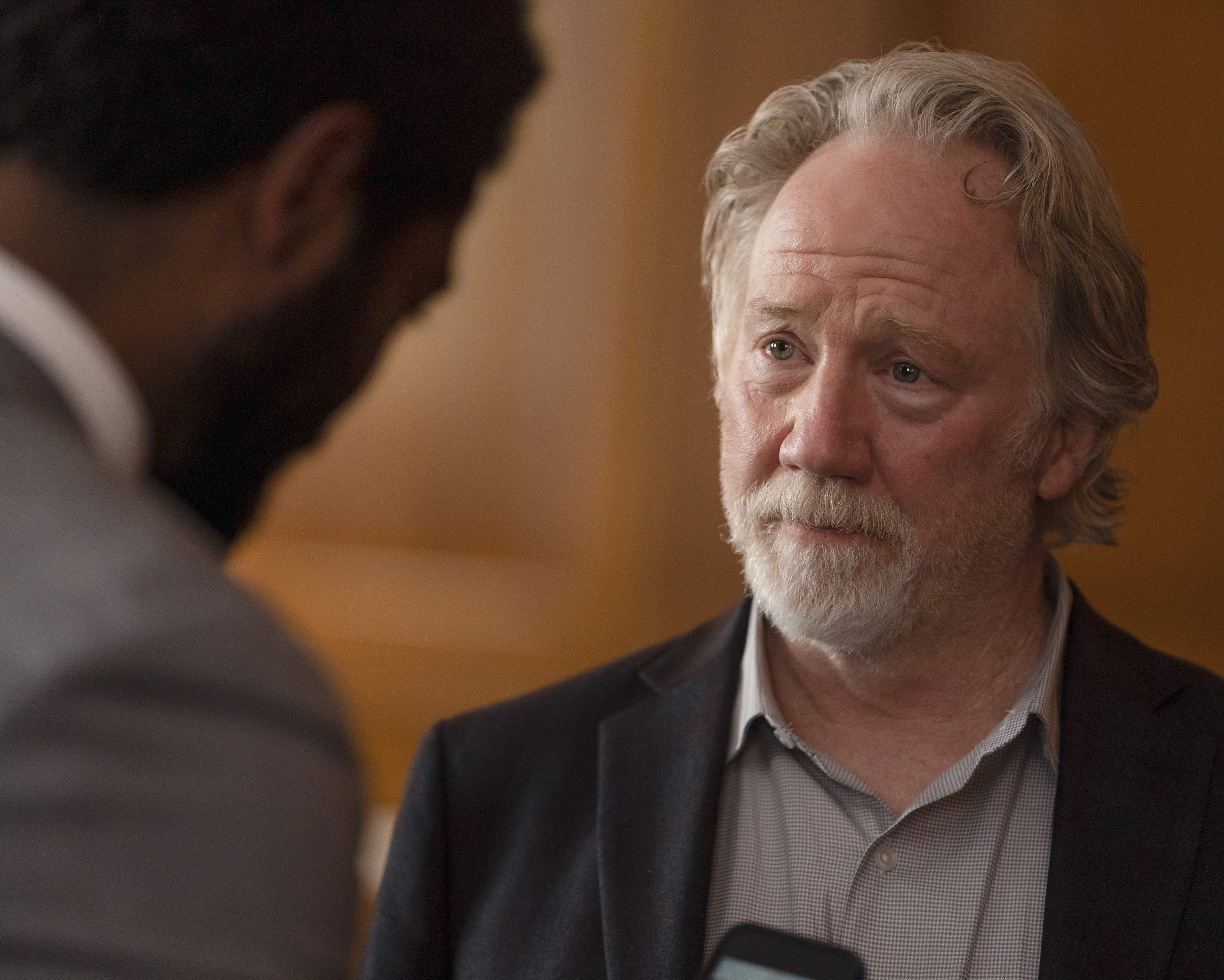 Timothy Busfield apparaît dans une scène de la saison 1 de la série « For Life » diffusée sur ABC, initialement diffusée le 12 mai 2020 | Source : Getty Images