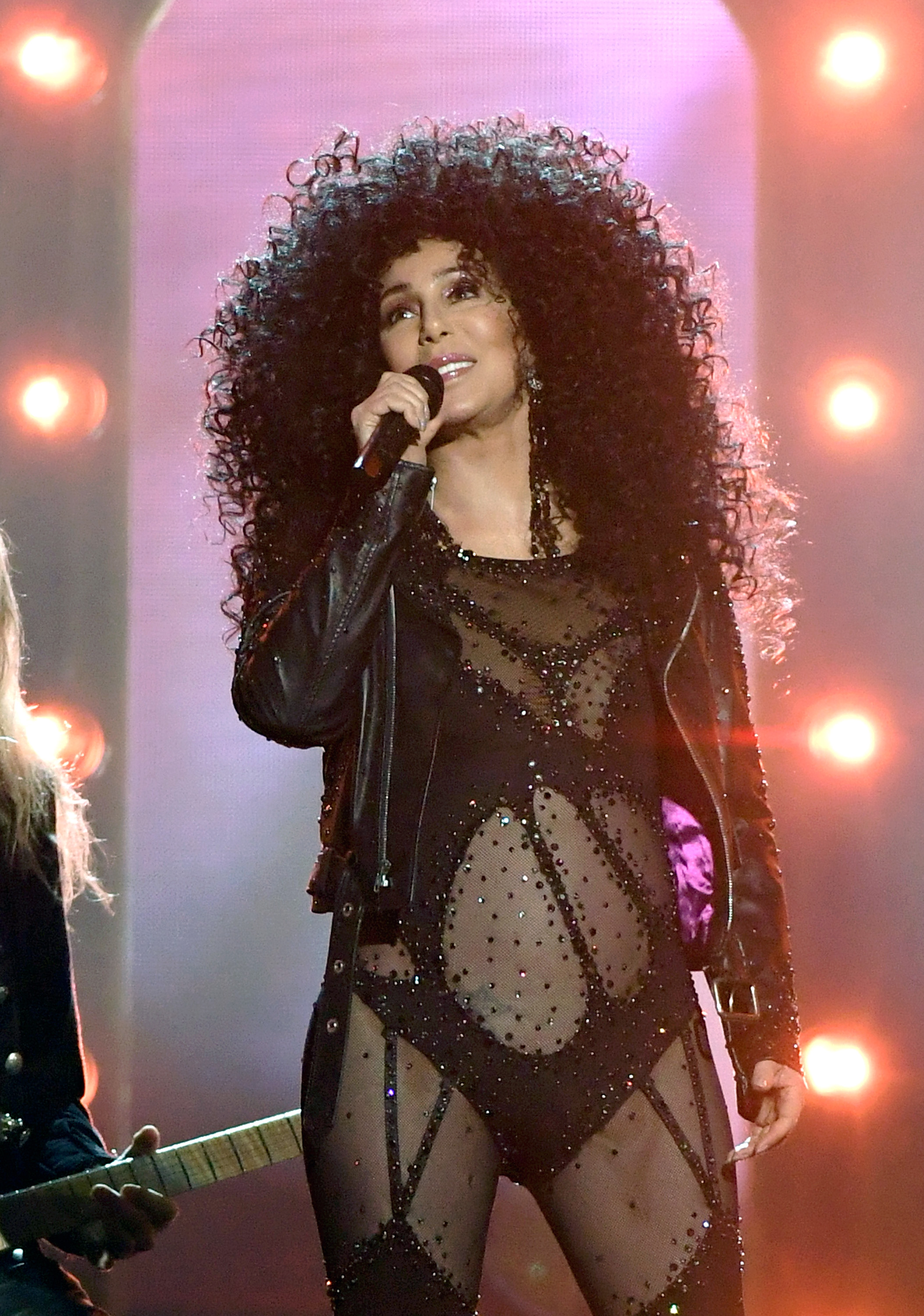 L'actrice/chanteuse Cher se produit lors des Billboard Music Awards 2017 à la T-Mobile Arena le 21 mai 2017 à Las Vegas, Nevada. | Source : Getty Images