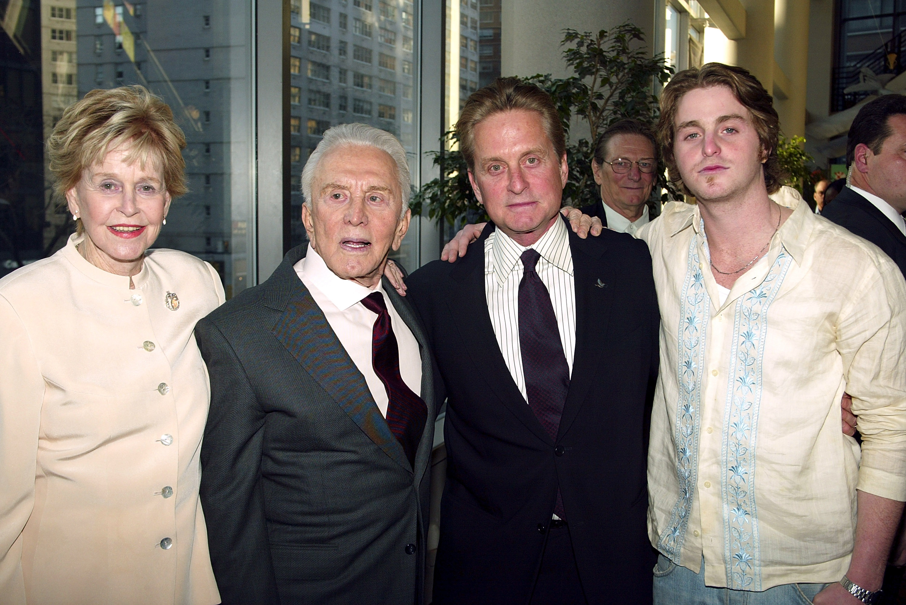 Diana, Kirk, Michael et Cameron Douglas | Source : Getty Images