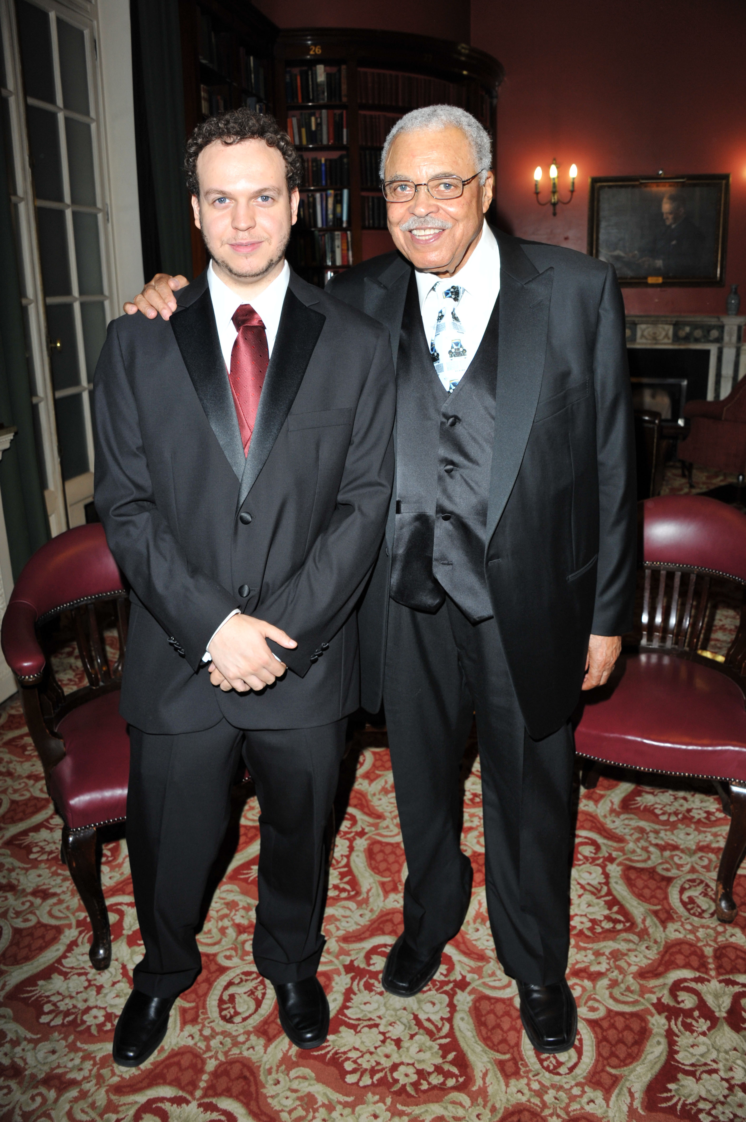 Flynn Earl Jones et James Earl Jones à l'afterparty pour l'ouverture de "Driving Miss Daisy" au RAC Club le 5 octobre 2011, à Londres, en Angleterre. | Source : Getty Images