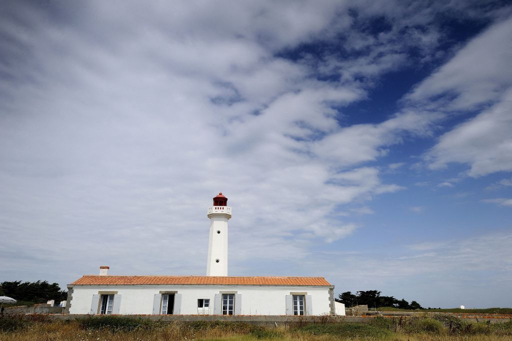 Le phare de la Pointe des Corbeaux le 26 juillet 2013 à L'Ile-d'Yeu, ouest de la France | Source : Getty Images