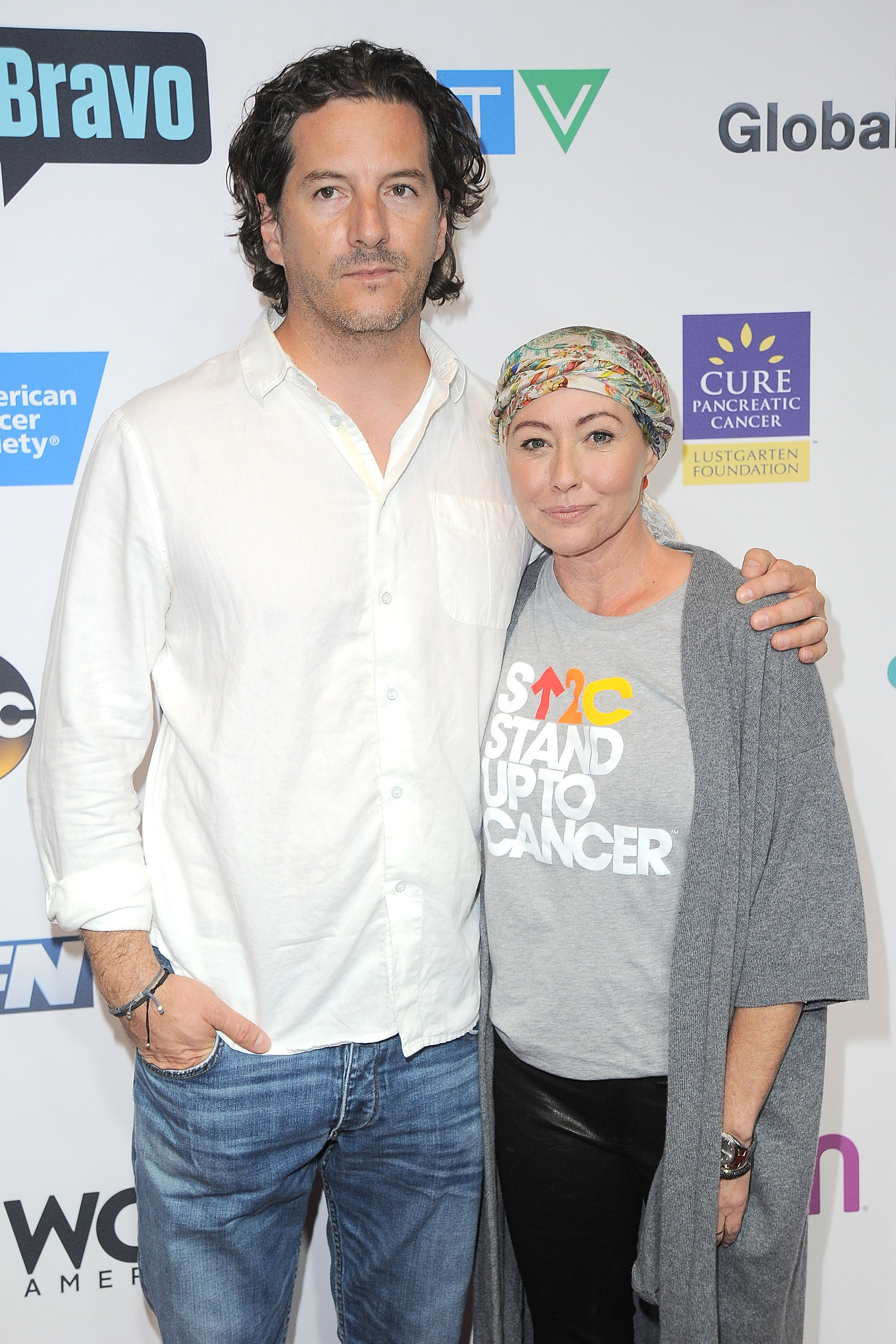 Kurt Iswarienko et Shannen Doherty lors de l'événement Stand Up to Cancer, le 9 septembre 2016, à Los Angeles, en Californie. | Source : Getty Images