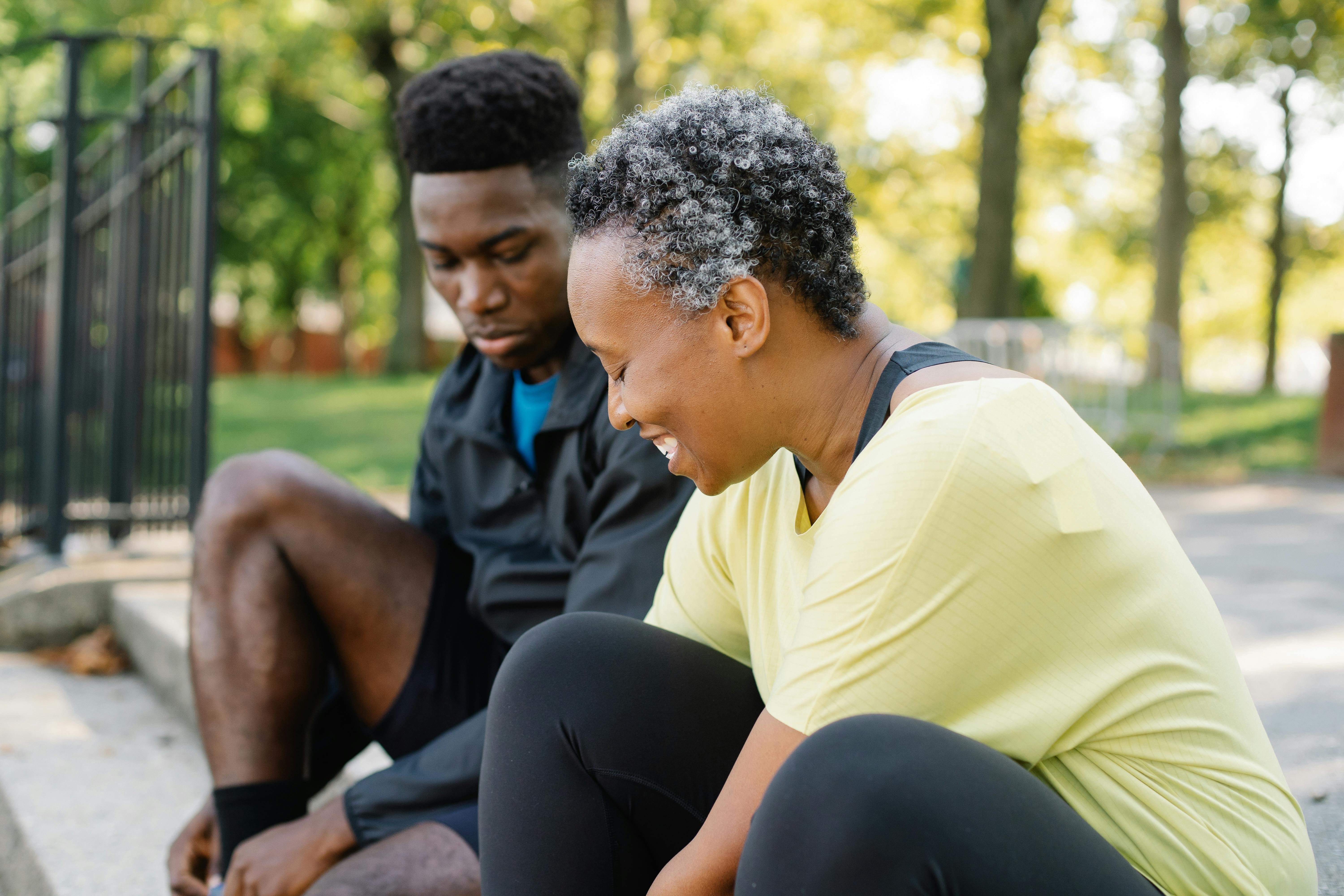 Un fils qui parle à sa mère | Source : Pexels