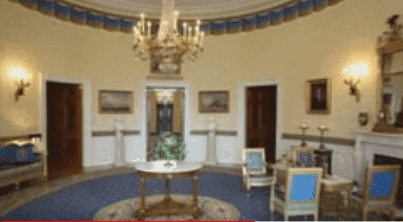 Le nouveau look de la Chambre Rouge à la Maison Blanche | Photo : Youtube / AP