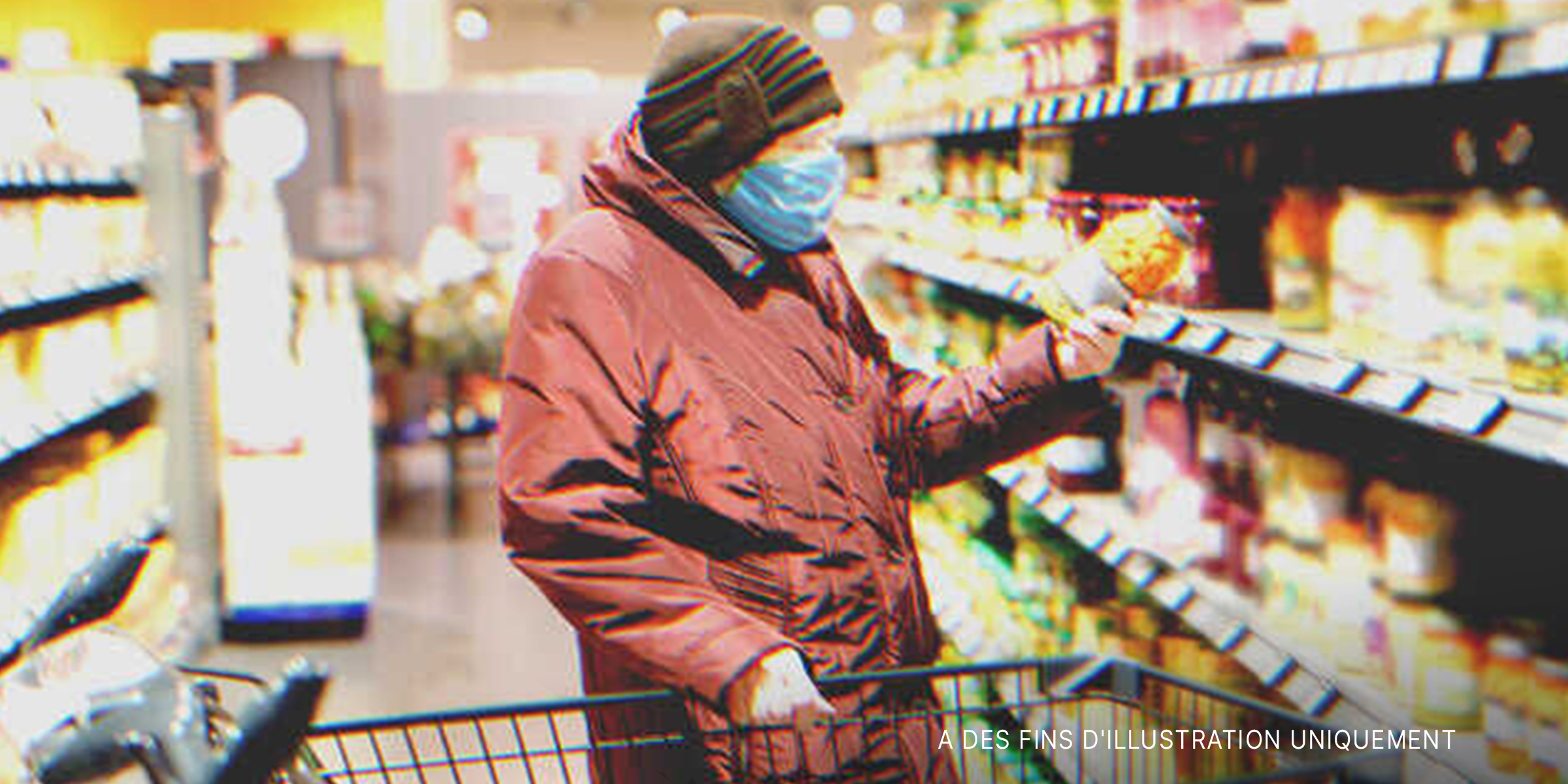 Une femme âgée dans un supermarché | Source : Shutterstock