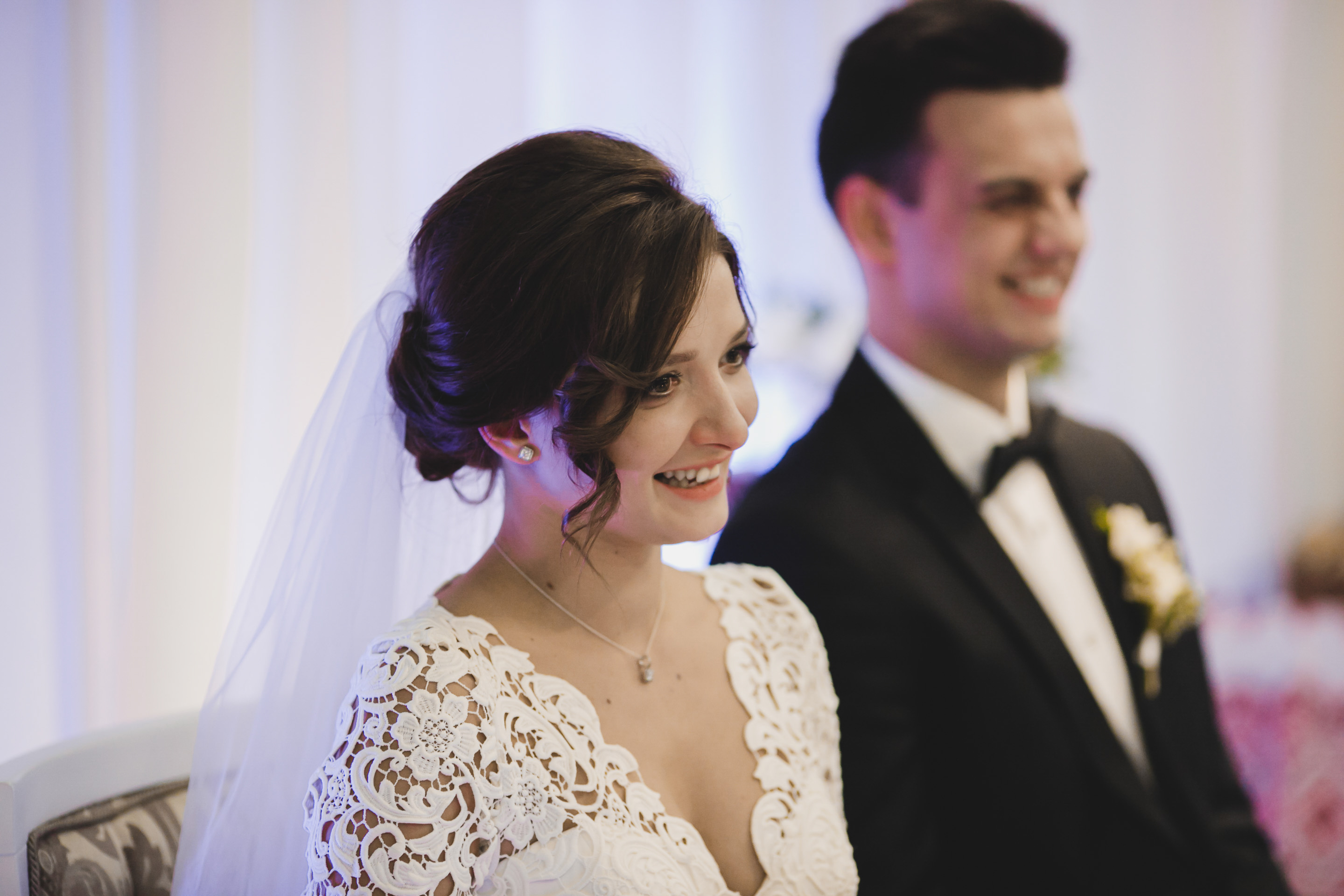 Una pareja en su boda | Fuente: Shutterstock