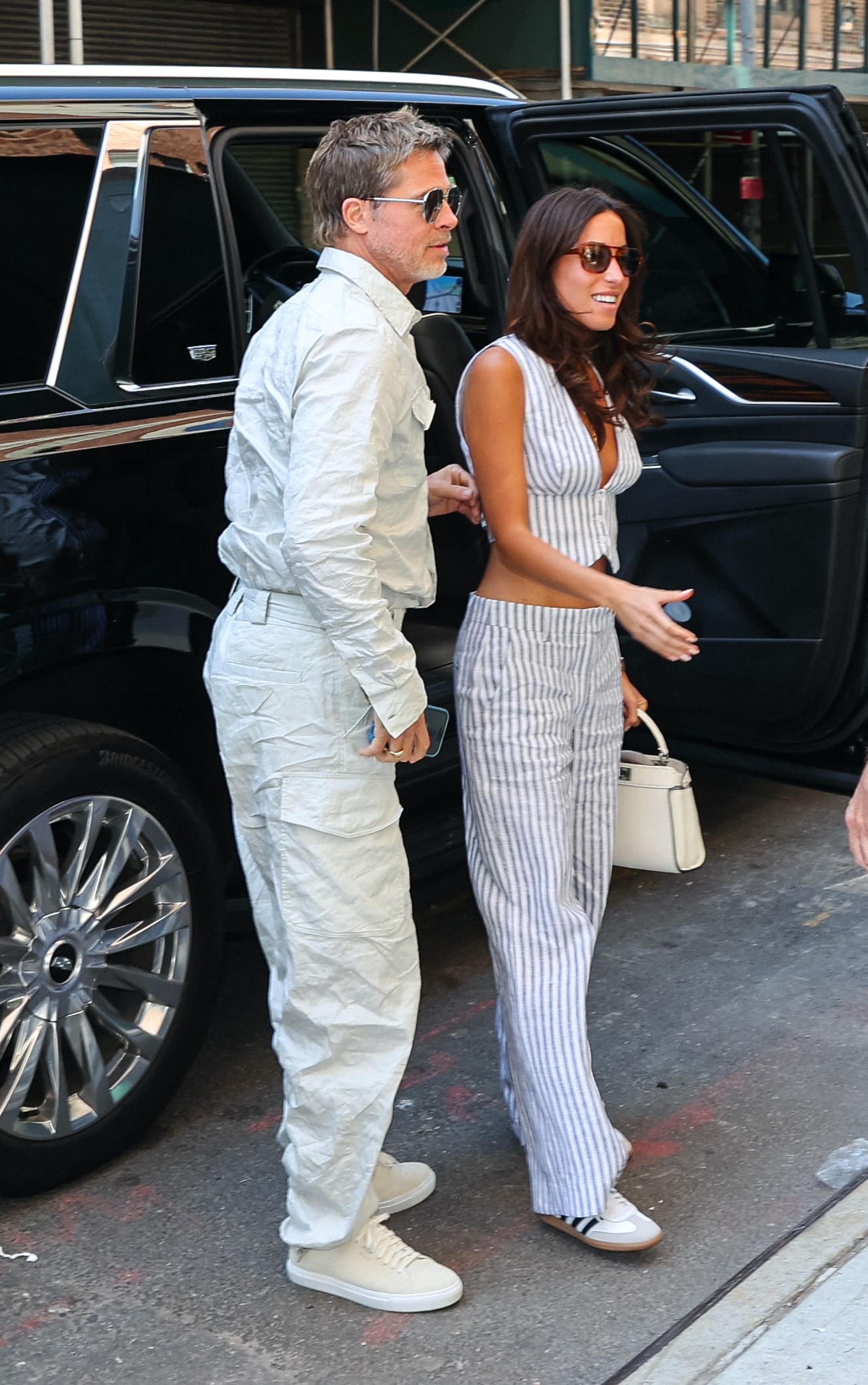 Brad Pitt et Ines de Ramon aperçus lors d'une sortie à Manhattan, New York, le 9 septembre 2024. | Source : Getty Images