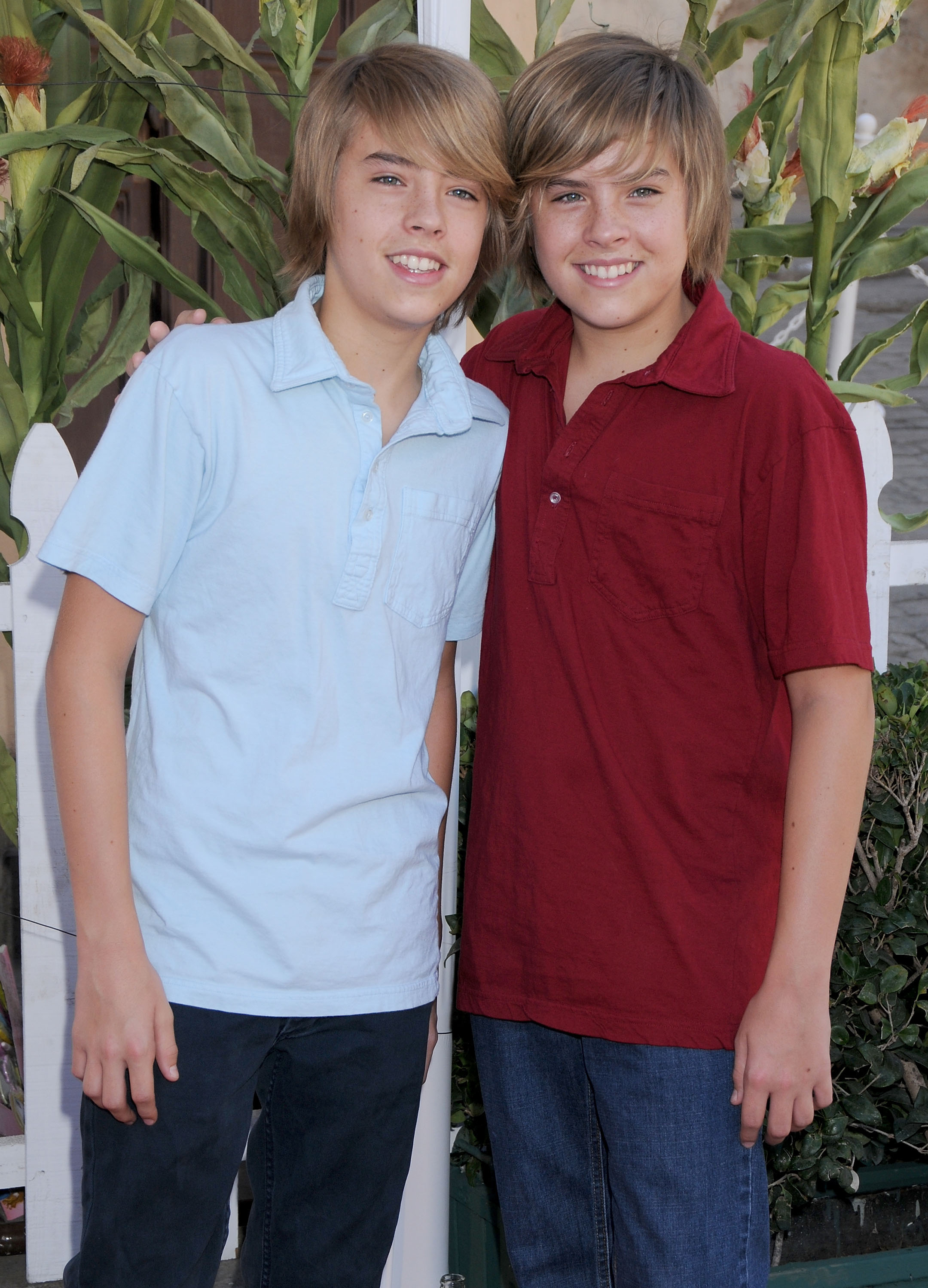 Cole et Dylan Sprouse au 16e carnaval familial annuel d'Halloween, le 26 octobre 2008, à Universal City, en Californie. | Source : Getty Images