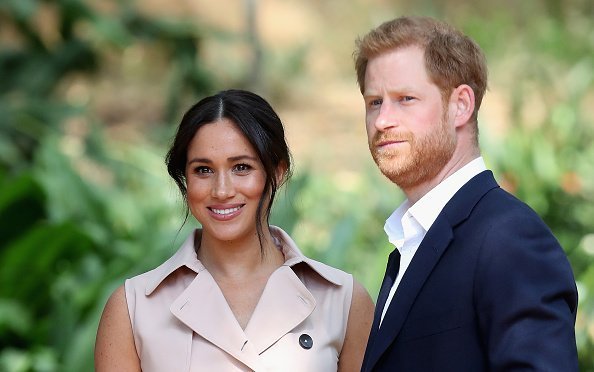 Prince Harry, duc de Sussex et Meghan, duchesse de Sussex assistent à une réception sur les industries créatives et les affaires à Johannesburg, en Afrique du Sud. | Photo : Getty Images