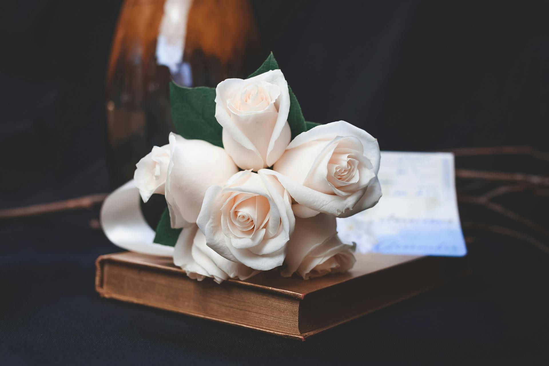 Un bouquet de roses pêche | Source : Pexels