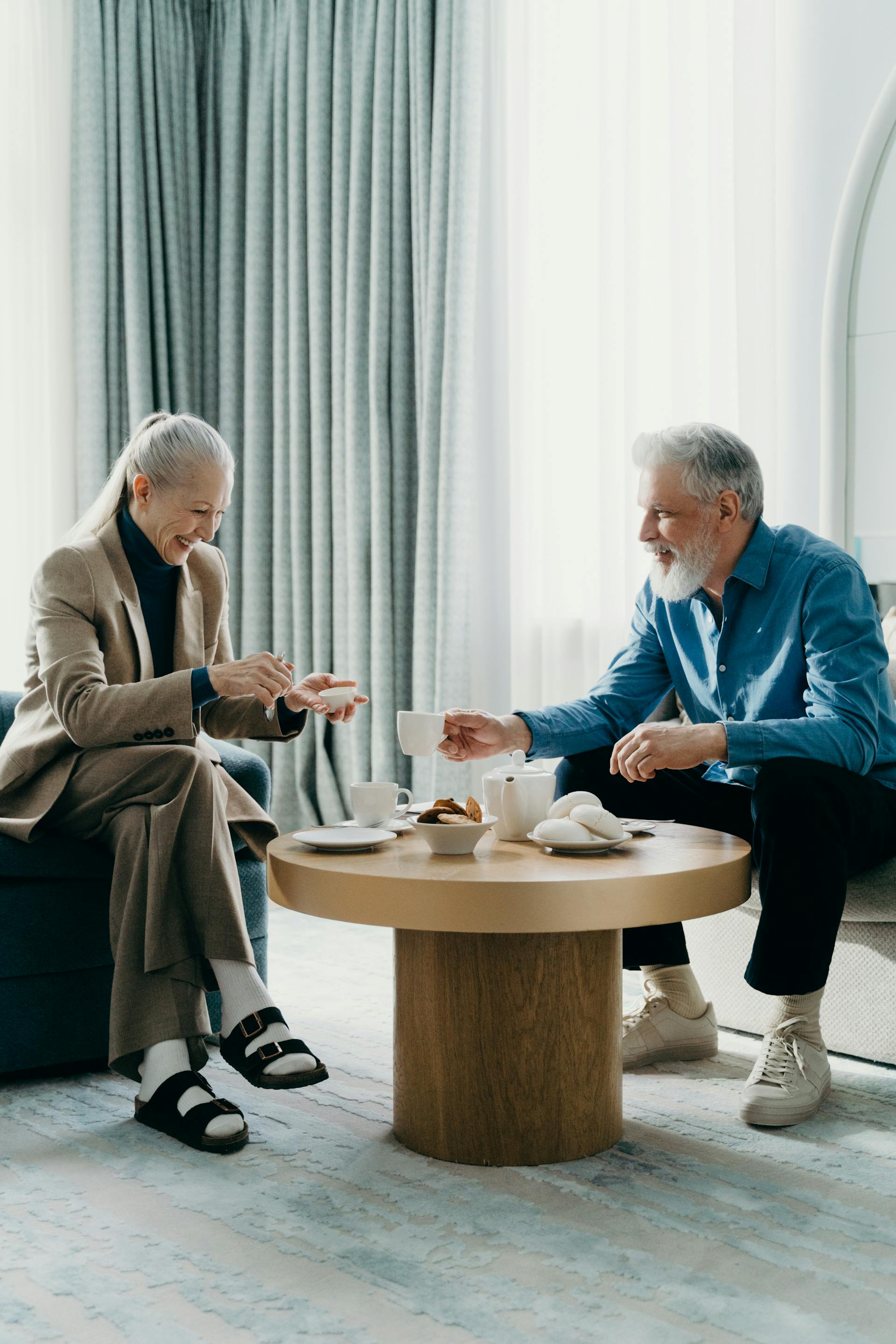Un couple de personnes âgées passant du temps ensemble | Source : Pexels