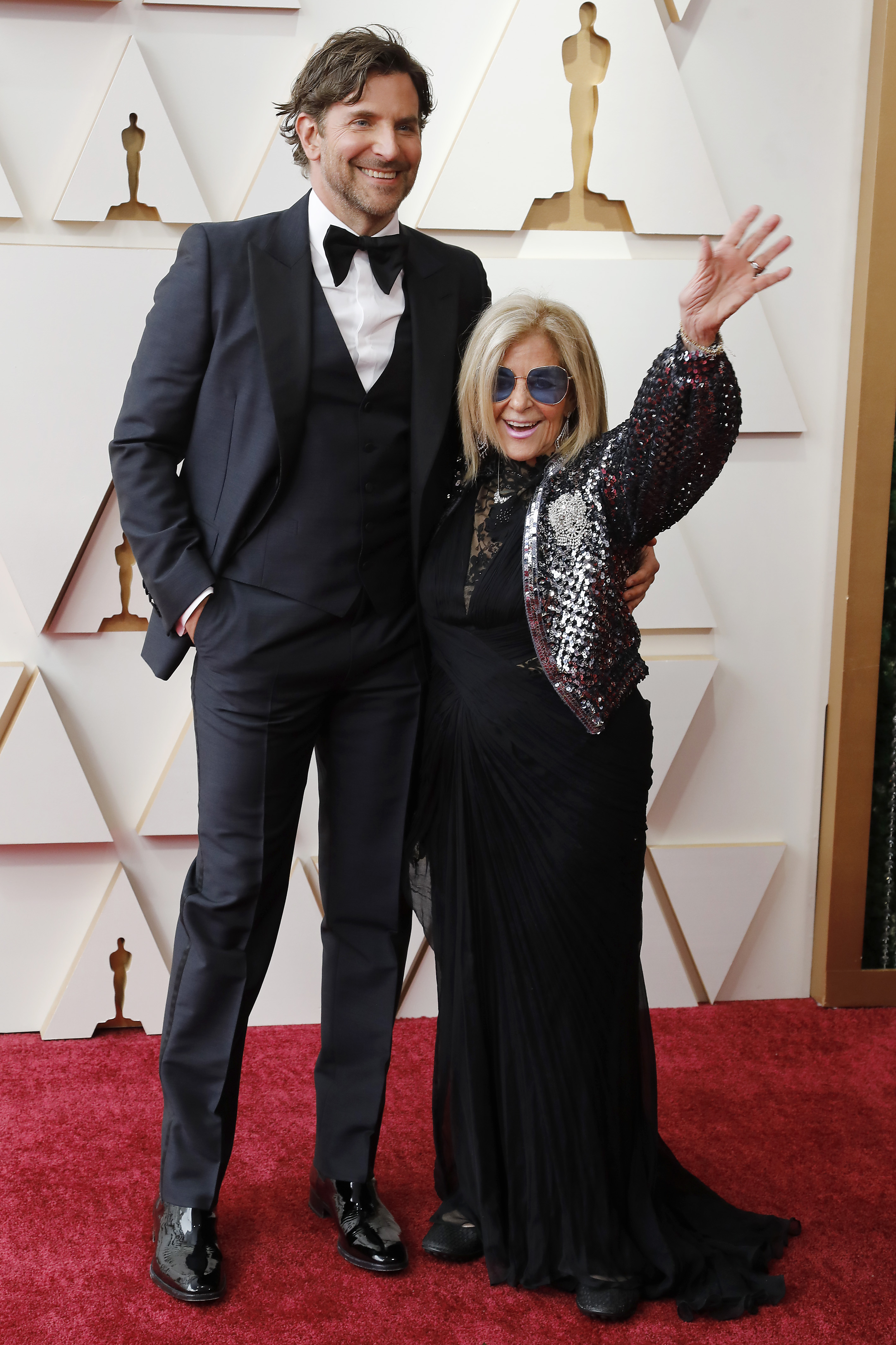 Bradley Cooper et Gloria Campano lors de la 94e cérémonie annuelle des Oscars en 2022 | Source : Getty Images