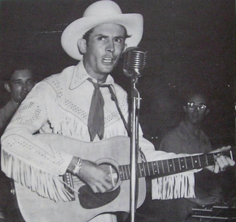 Hank Williams en concert en 1951 | Photo : Wikimedia Commons