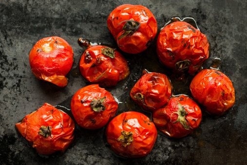 Tomates cuites au four. | Photo : Getty Images