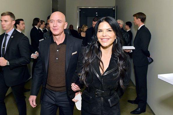 Jeff Bezos et Lauren Sanchez aux Milk Studios le 07 février 2020 à Los Angeles, Californie. | Photo : Getty Images