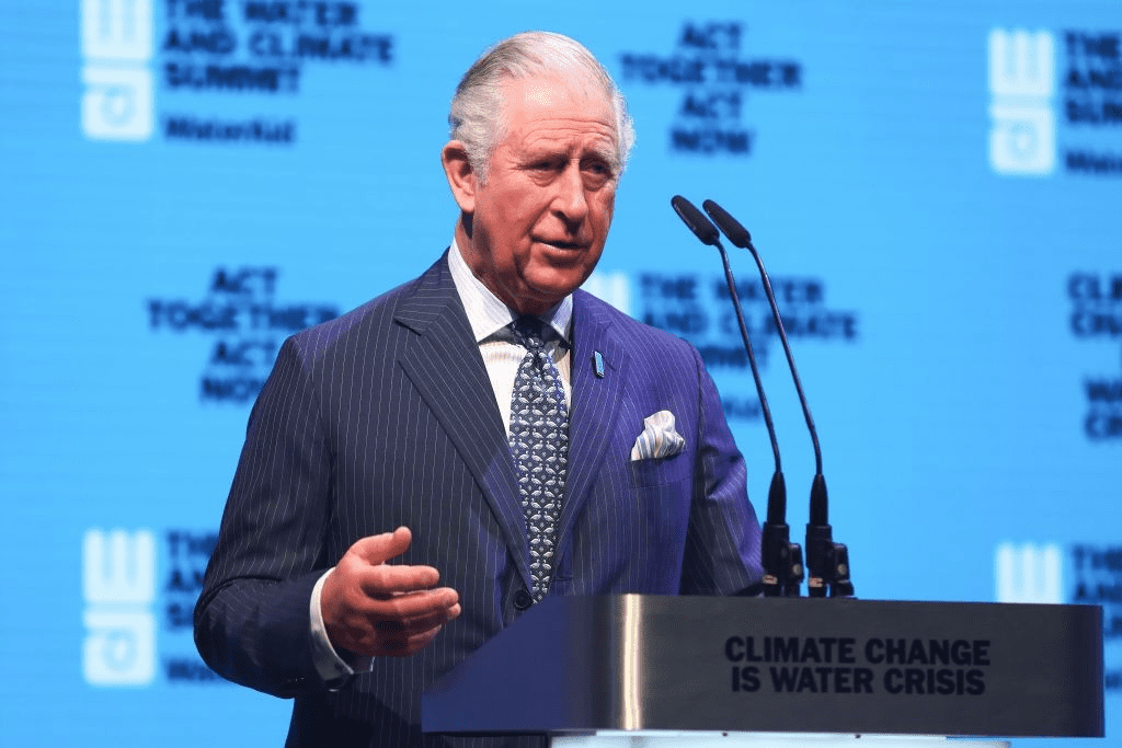 LONDRES, ANGLETERRE - 10 MARS : Le Prince Charles, Prince de Galles, s'exprime sur scène lors de l'événement WaterAid sur l'eau et le climat à Kings Place le 10 mars 2020 à Londres, en Angleterre. | Photo : Getty Images