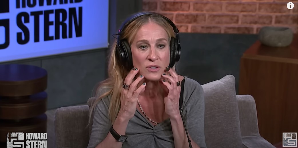 Sarah Jessica Parker parle du vieillissement, des liftings et du Botox le 28 juin 2023 | Source : YouTube/The Howard Stern Show