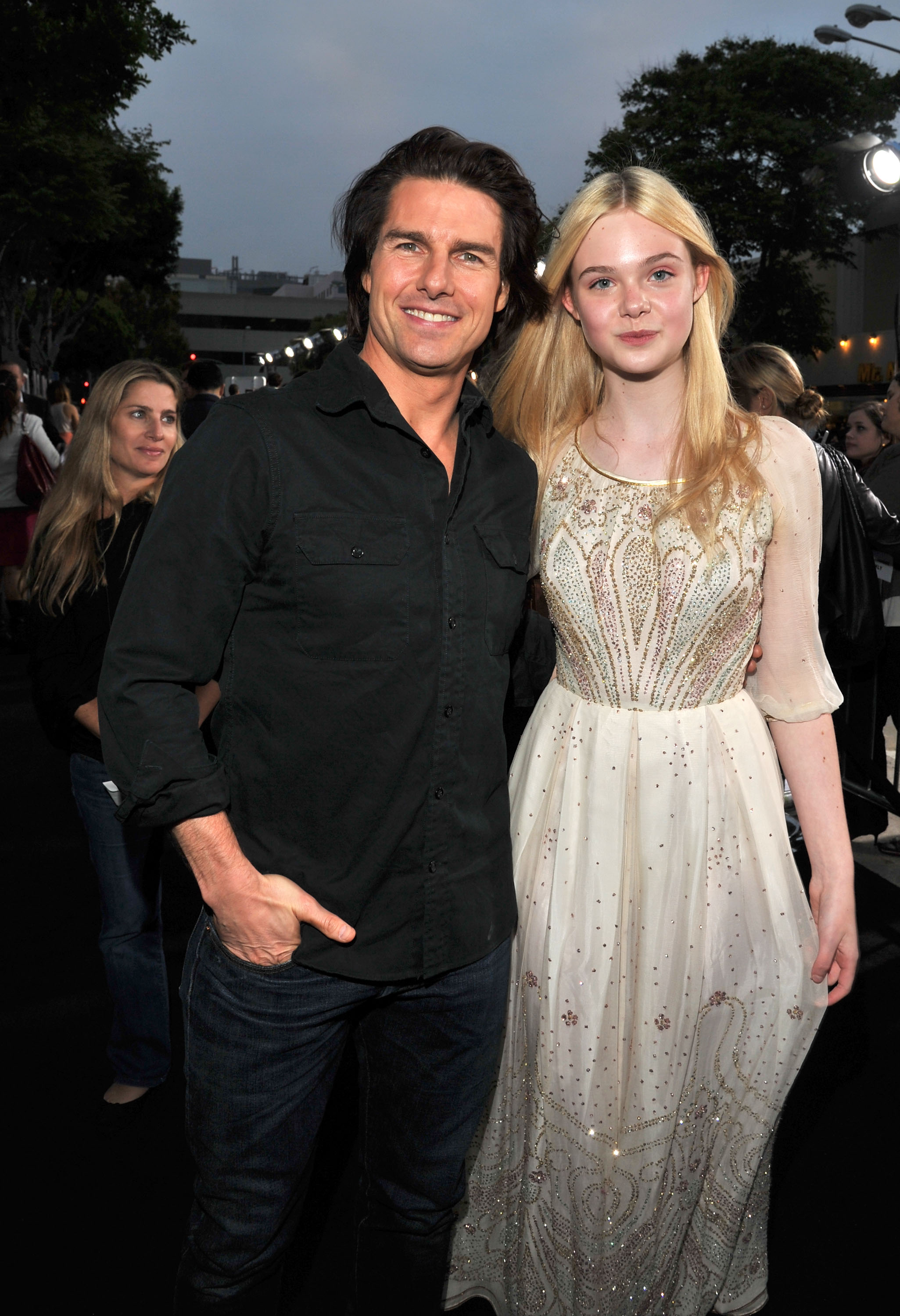 Tom Cruise et Elle Fanning à la première de "Super 8" à Los Angeles, le 8 juin 2011, à Westwood, en Californie | Source : Getty Images