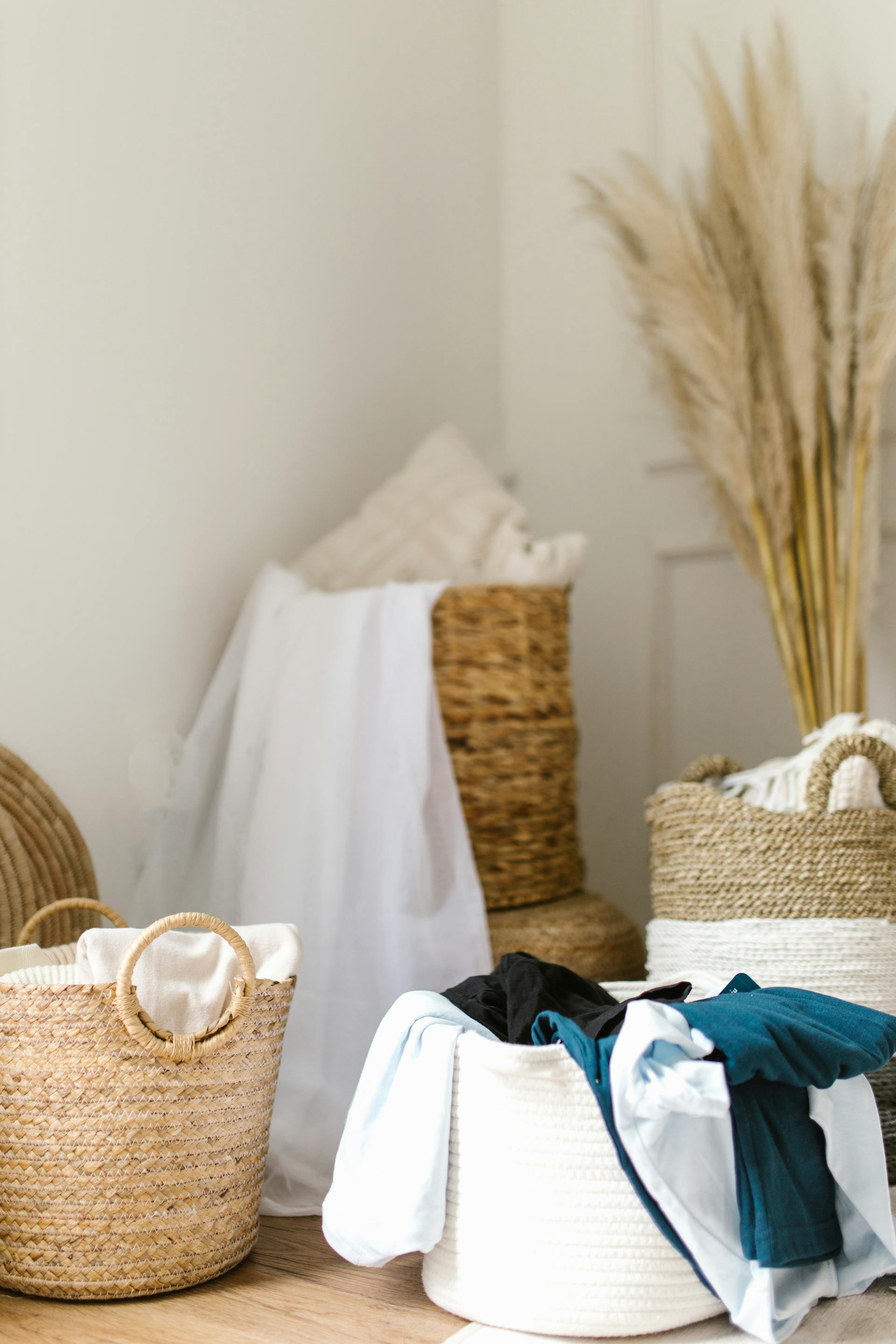 Du linge dans des paniers | Source : Pexels