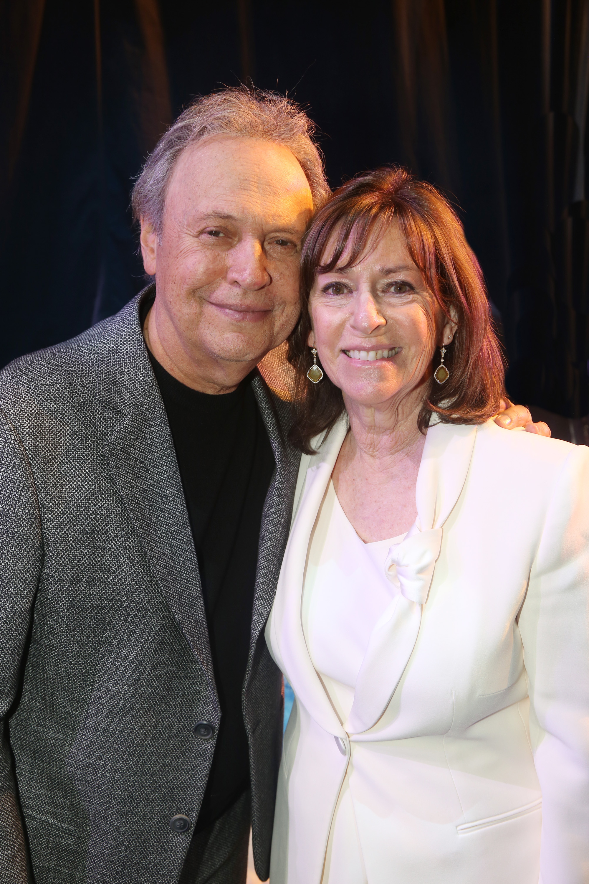 Billy Crystal et sa femme Janice Crystal posent le 27 avril 2022 | Source : Getty Images