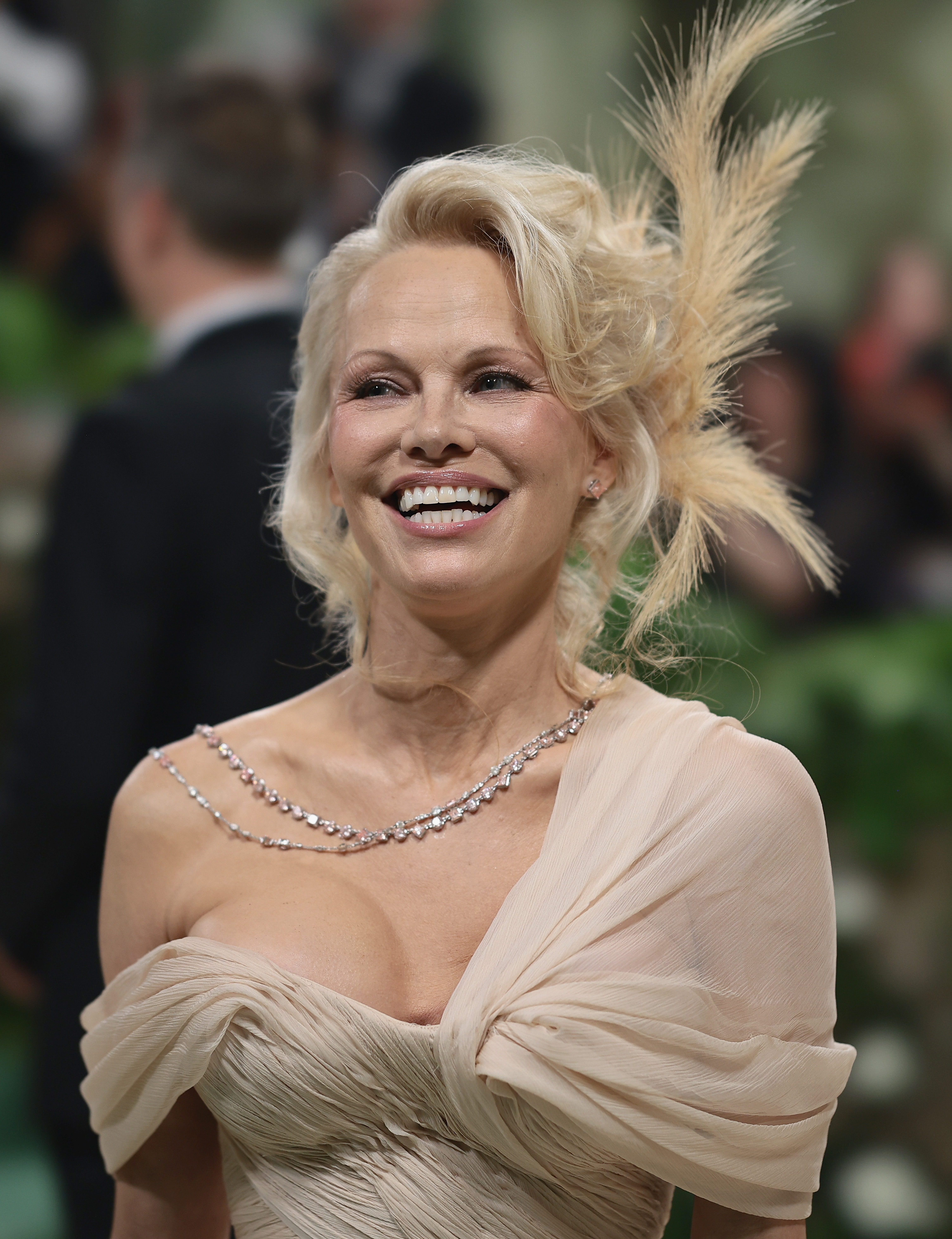 Pamela Anderson au gala du Met 2024 célébrant "Sleeping Beauties : Reawakening Fashion" au Metropolitan Museum of Art le 06 mai 2024 à New York | Source : Getty Images